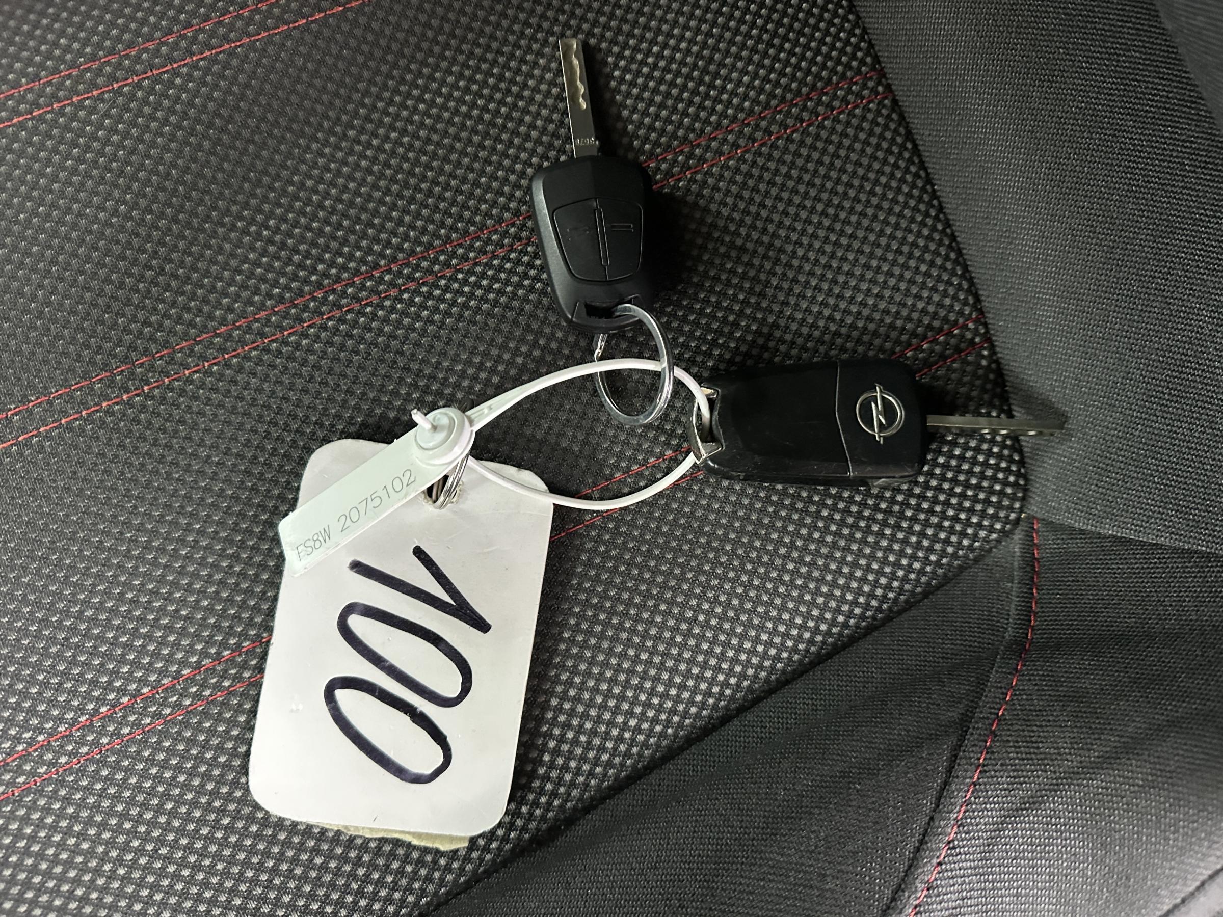 Opel Corsa, 2010 - pohled č. 19