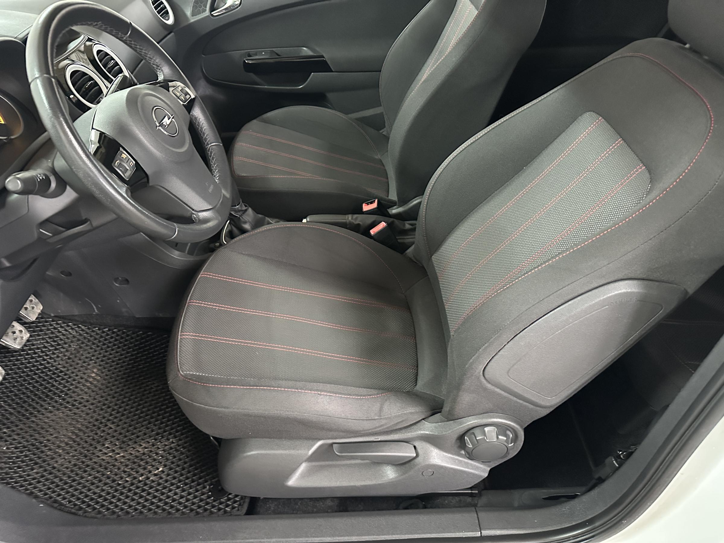 Opel Corsa, 2010 - pohled č. 9