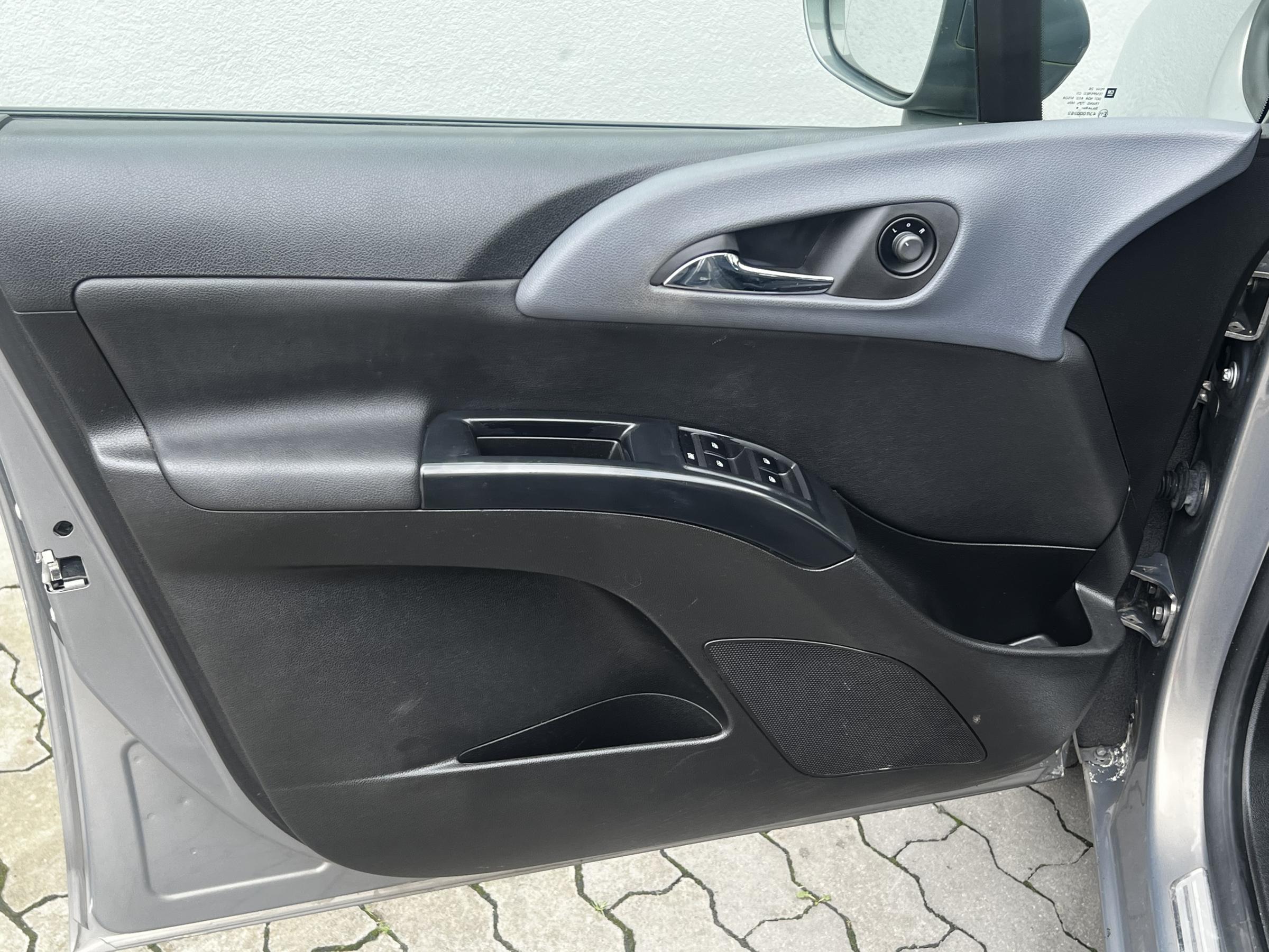 Opel Meriva, 2012 - pohled č. 11