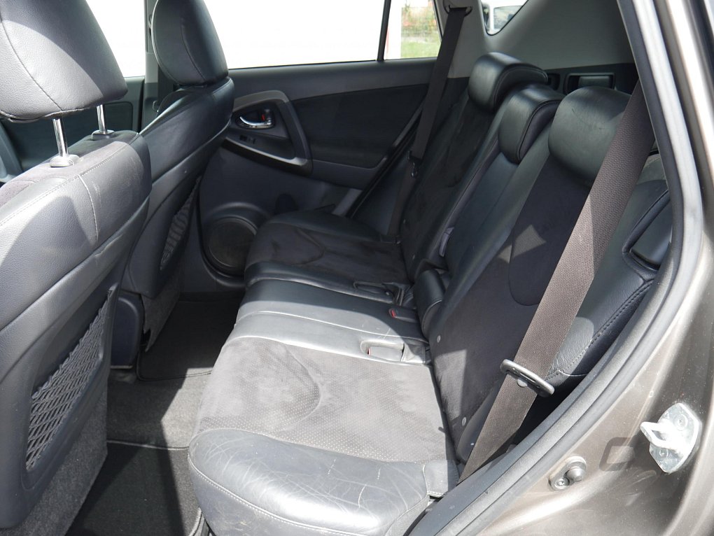 Toyota RAV4 2.0i  4X4