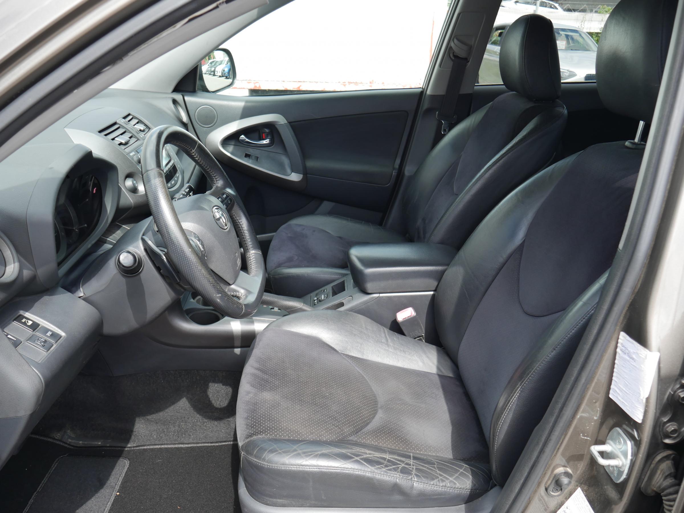 Toyota RAV4, 2011 - pohled č. 10