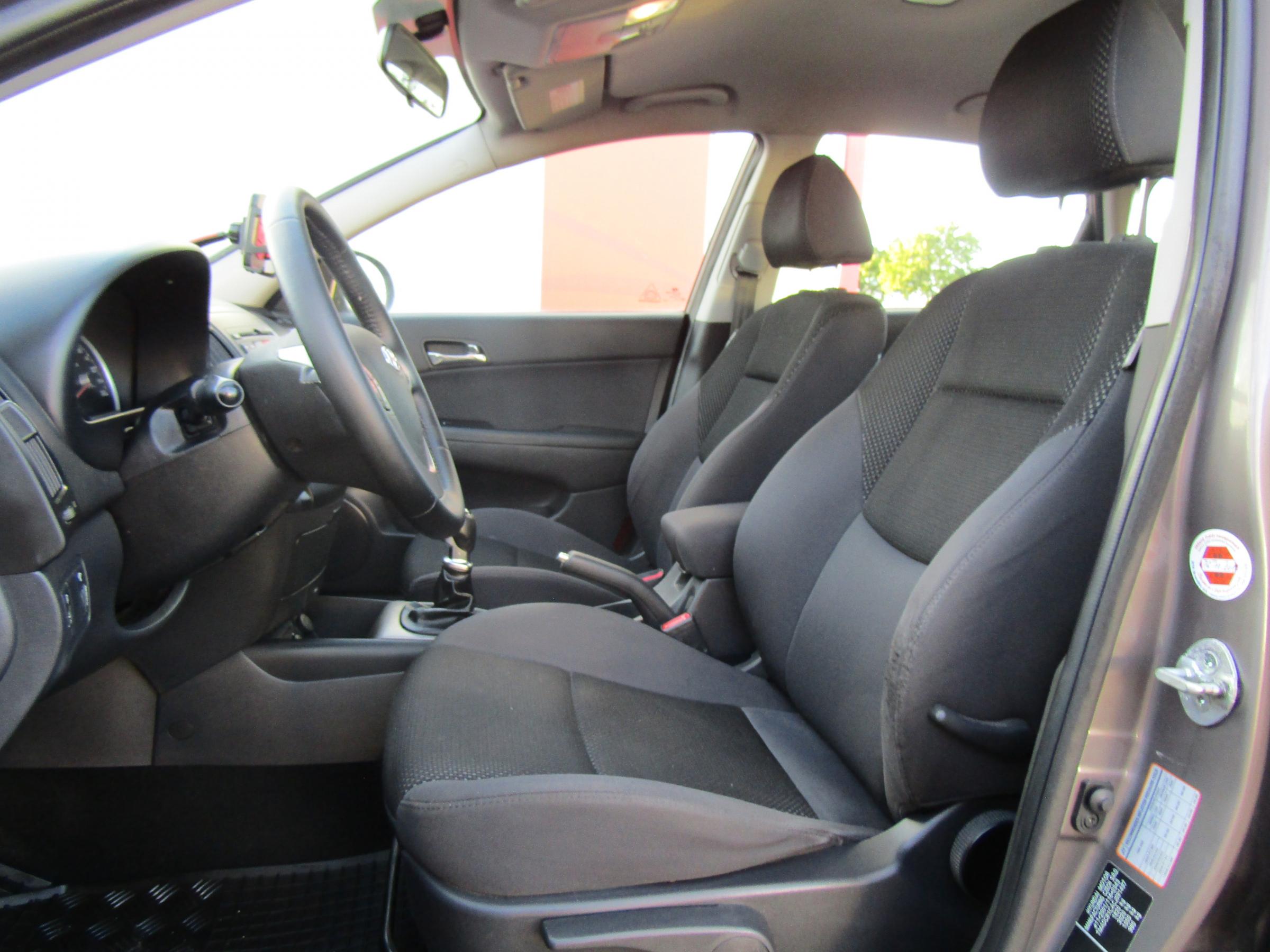 Hyundai i30, 2011 - pohled č. 9