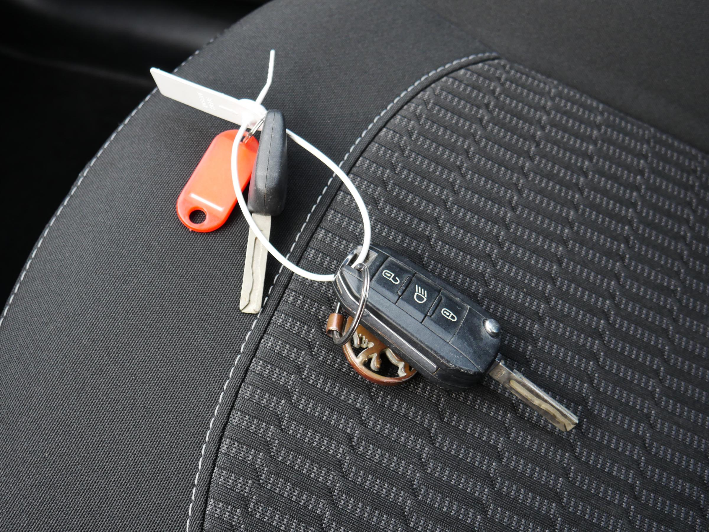 Peugeot 208, 2018 - pohled č. 17