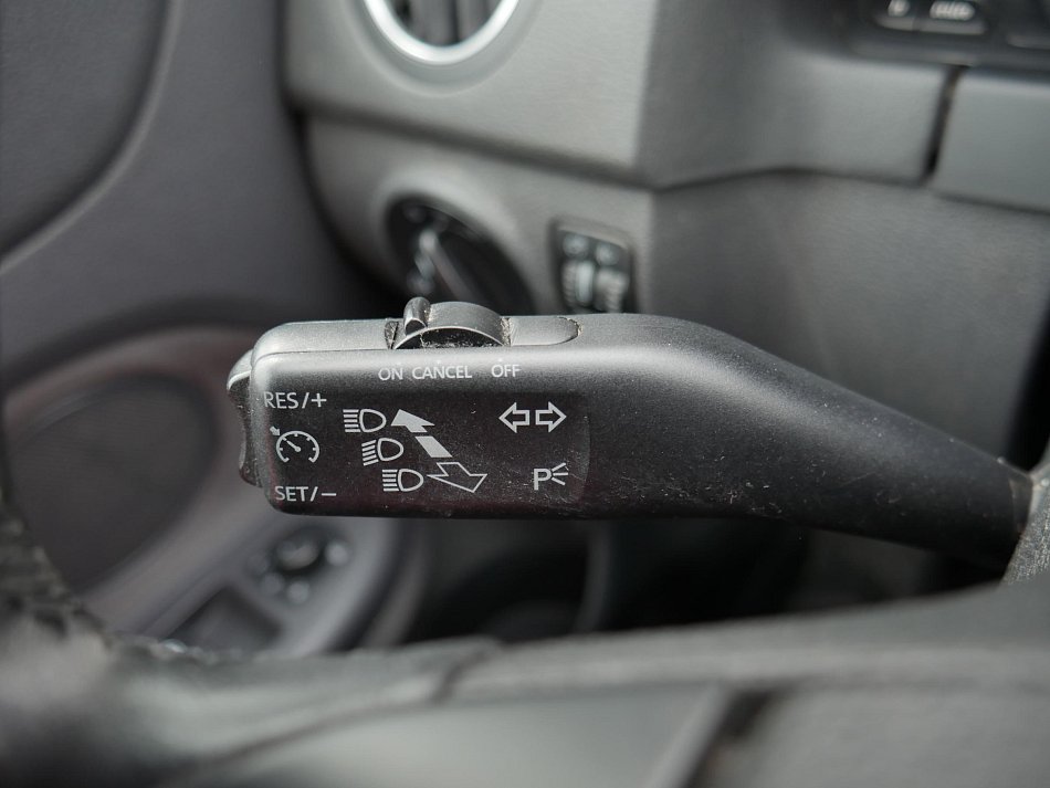 Volkswagen Golf Plus 1.6 i 