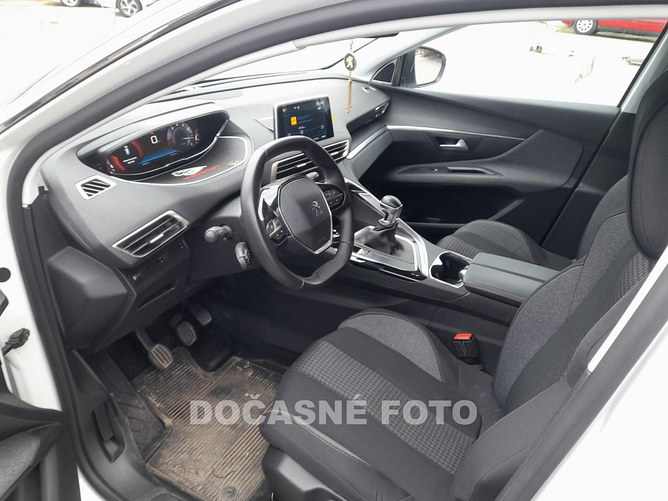 Peugeot 3008 1.2PT 