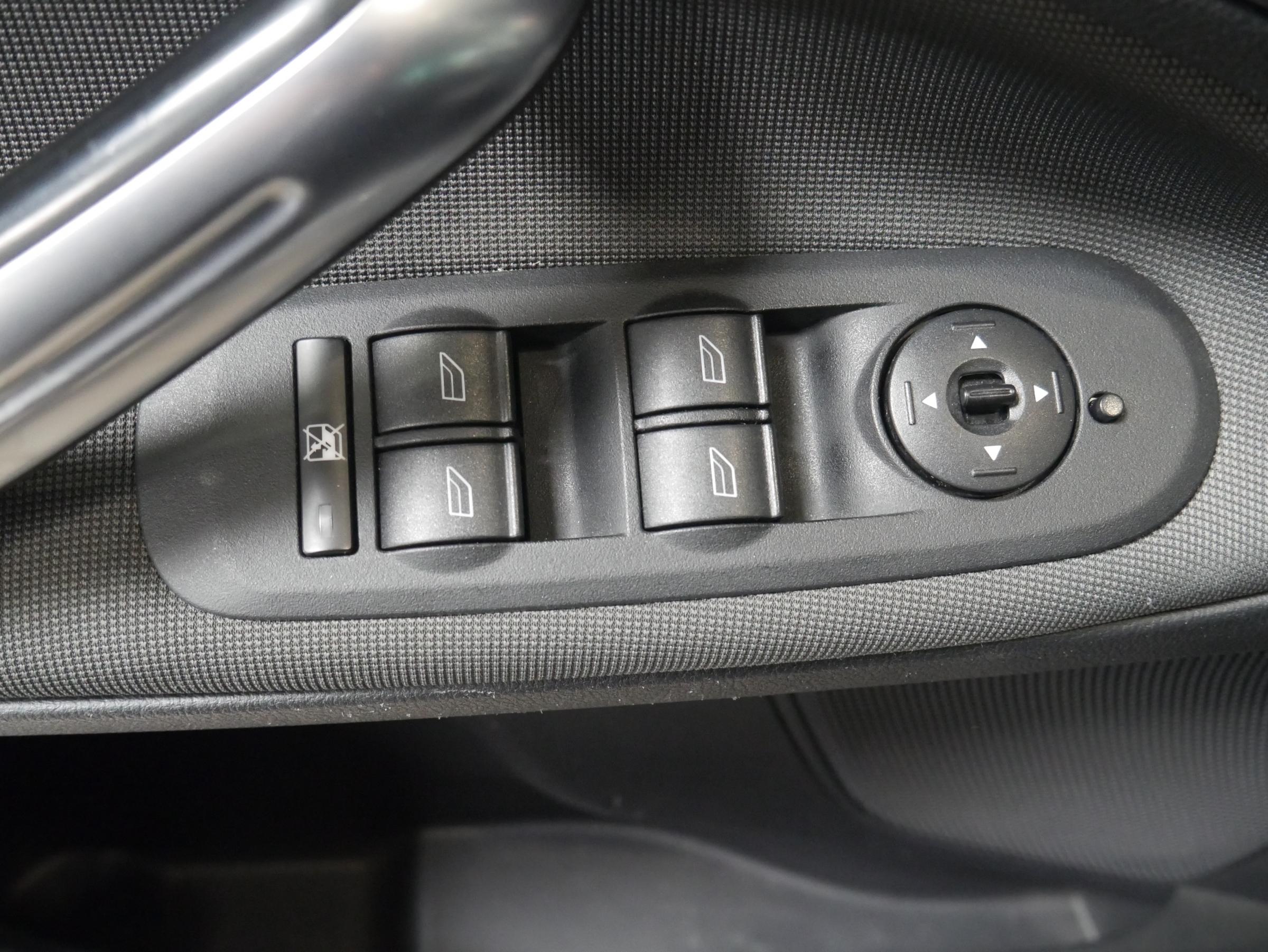 Ford S-MAX, 2006 - pohled č. 20