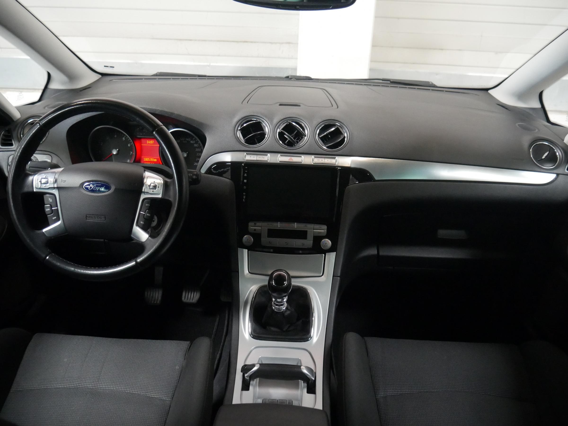 Ford S-MAX, 2006 - pohled č. 8