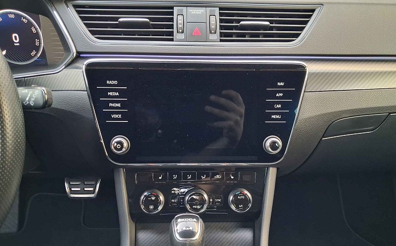 Škoda Superb III 2.0 TDi SportLine