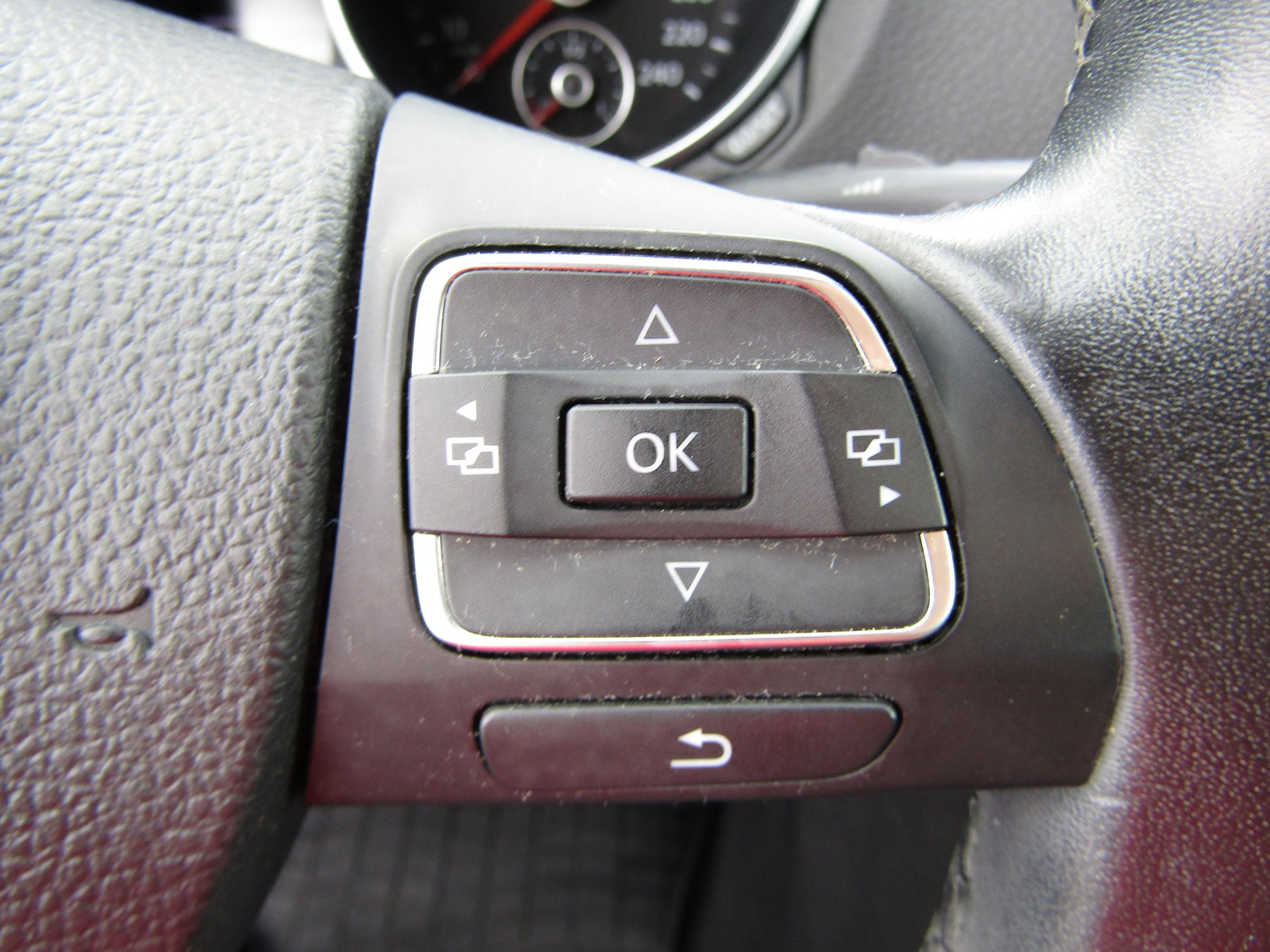 Volkswagen Golf, 2011 - pohled č. 14