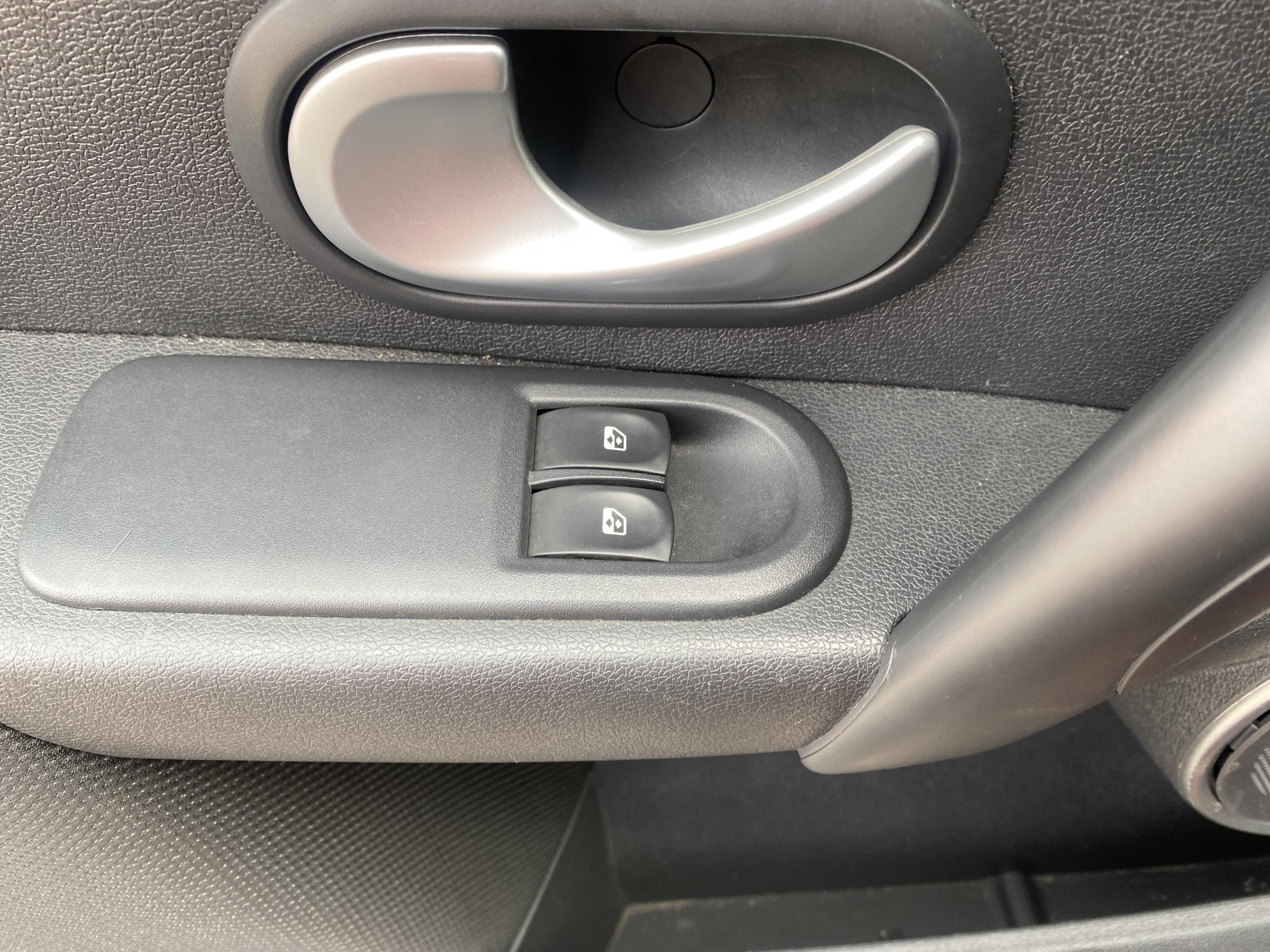 Renault Clio, 2008 - pohled č. 19