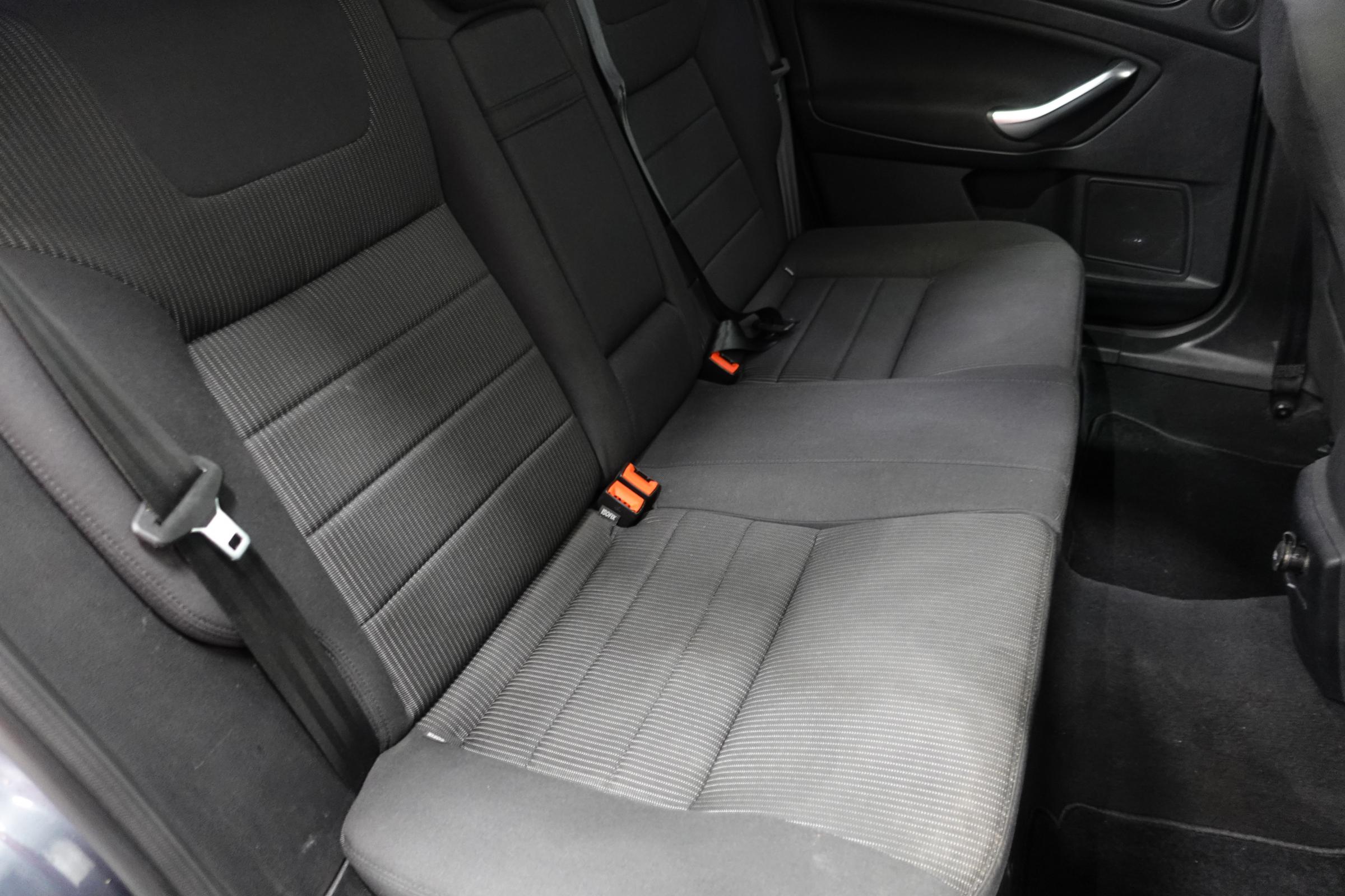 Ford Mondeo, 2011 - pohled č. 12