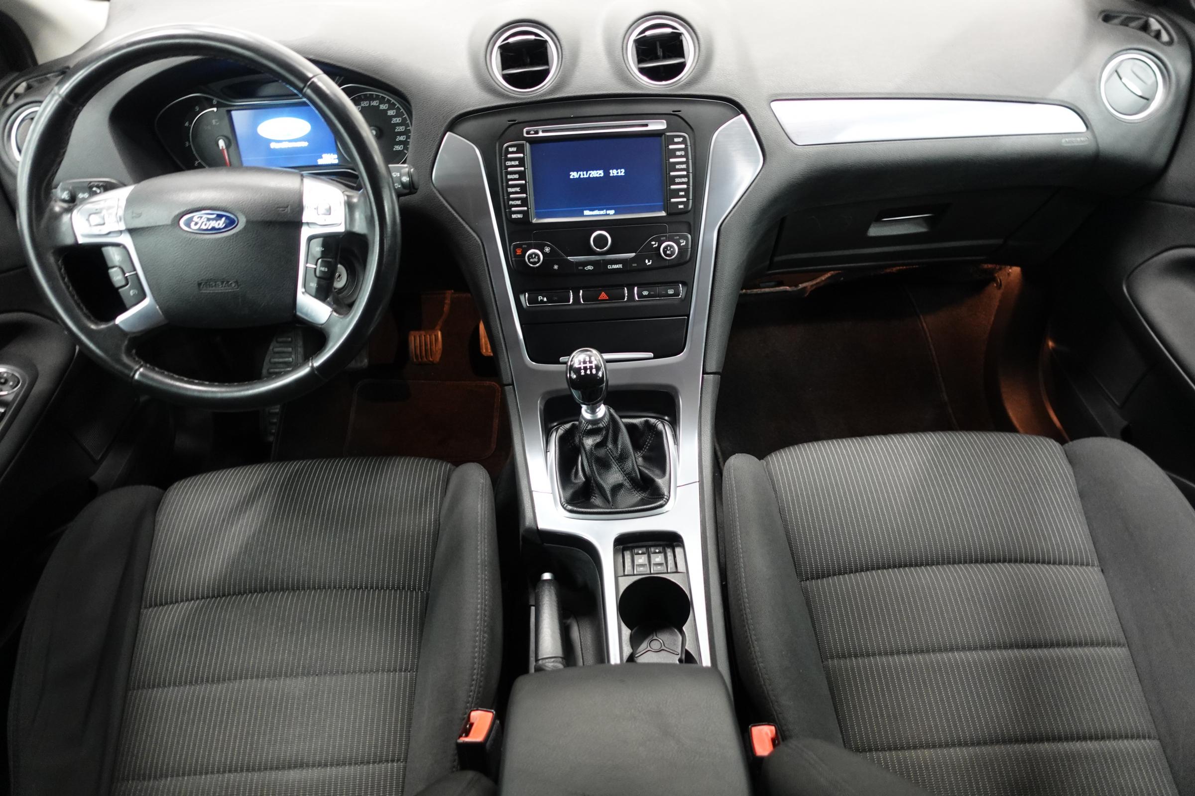 Ford Mondeo, 2011 - pohled č. 8