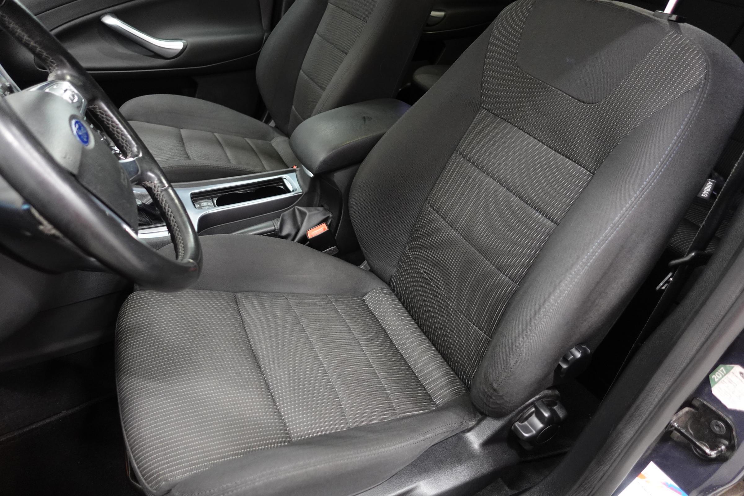 Ford Mondeo, 2011 - pohled č. 9