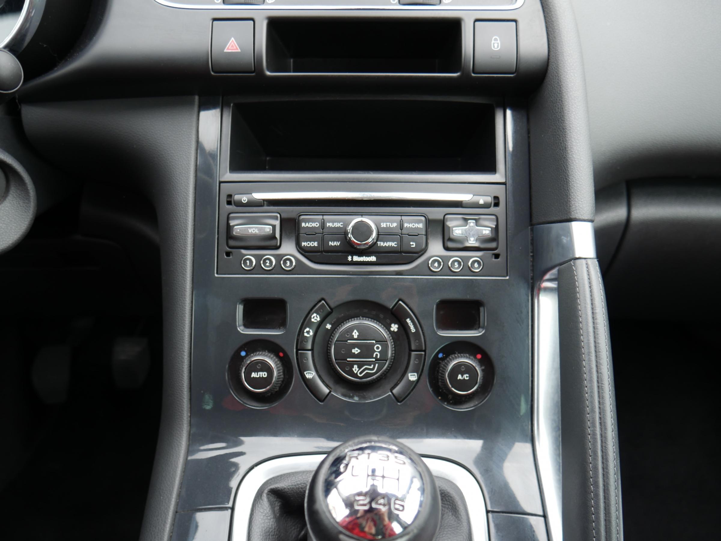 Peugeot 3008, 2016 - pohled č. 16