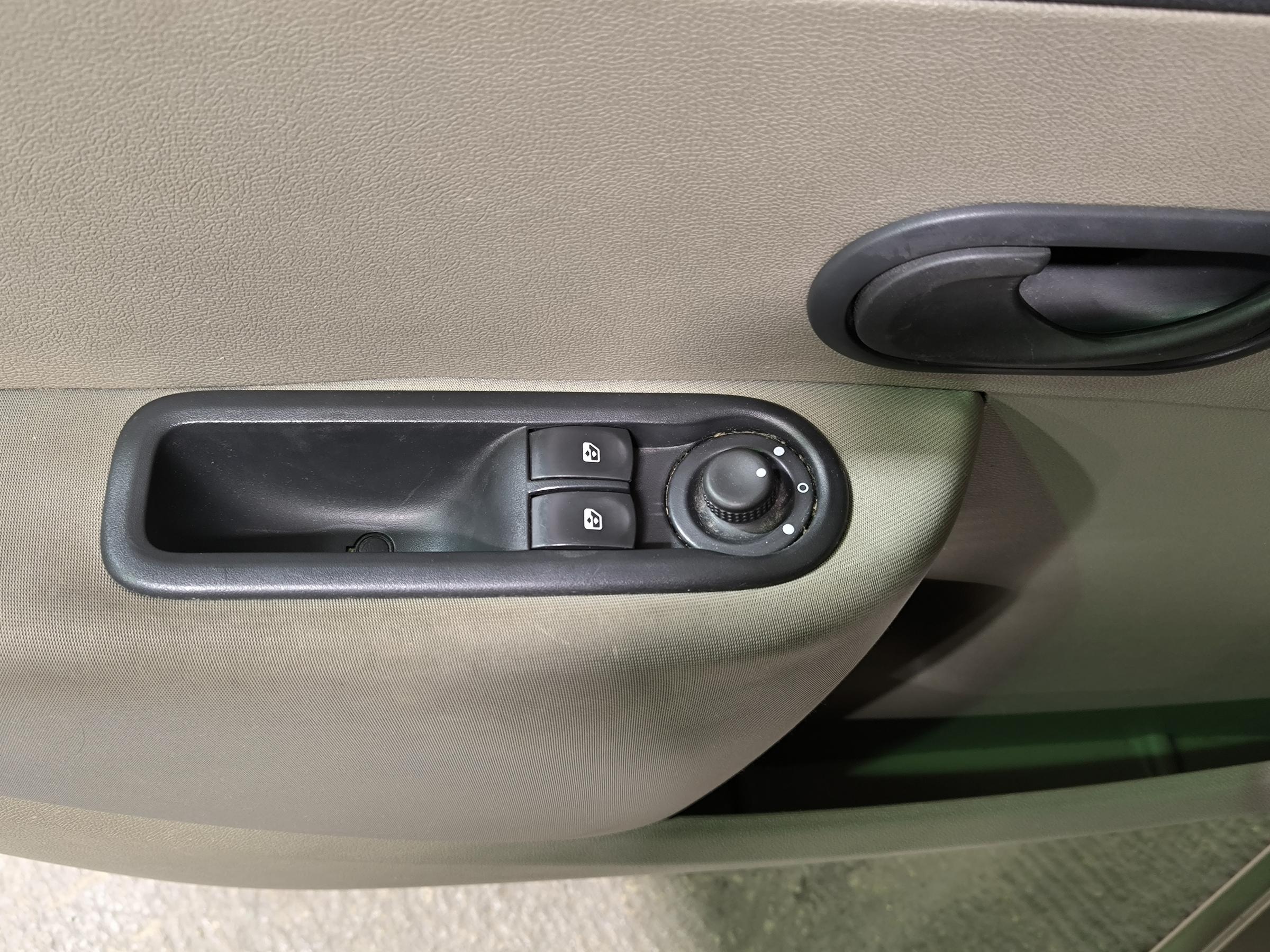 Renault Clio, 2007 - pohled č. 17