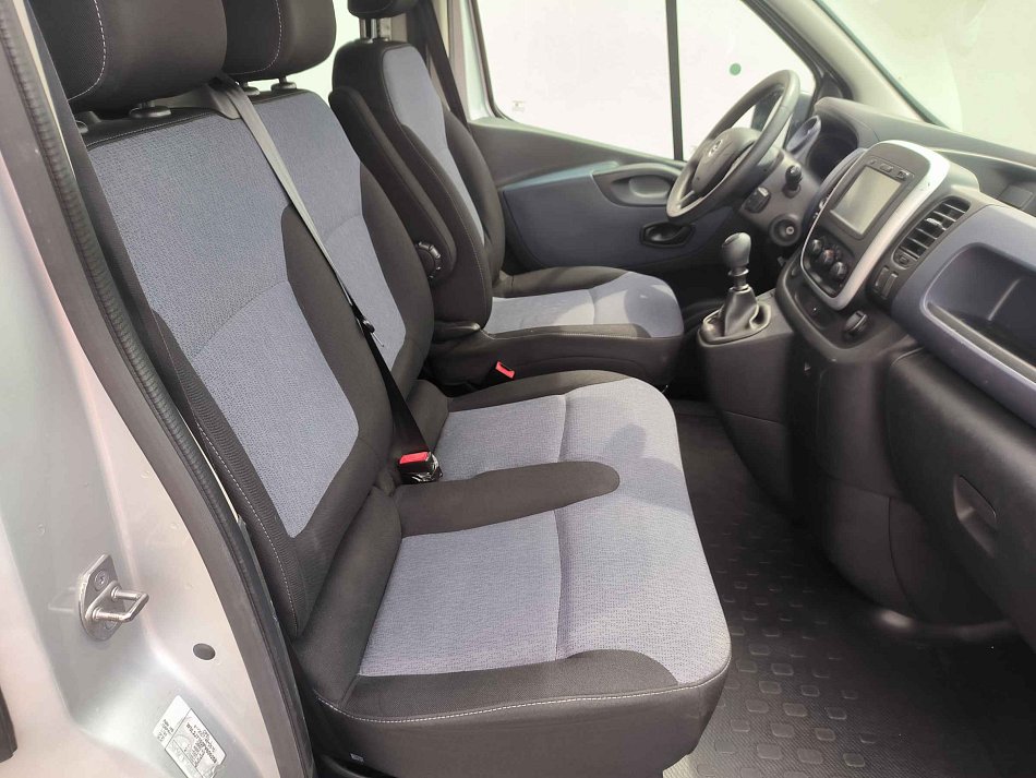 Opel Vivaro 1.6CDTi  6míst