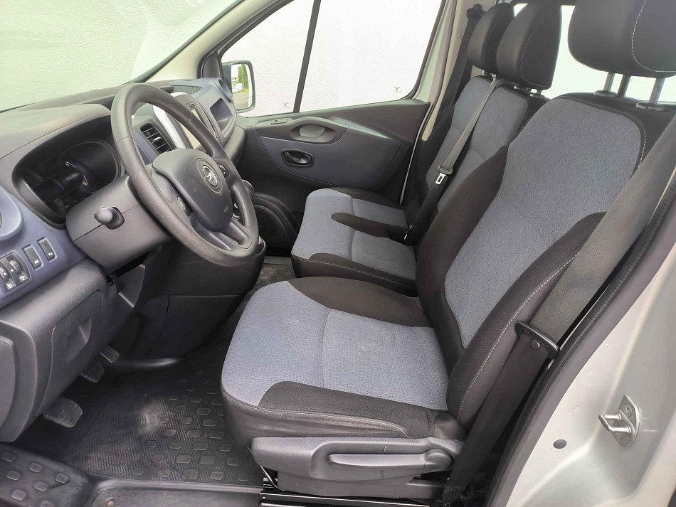 Opel Vivaro 1.6CDTi  6míst