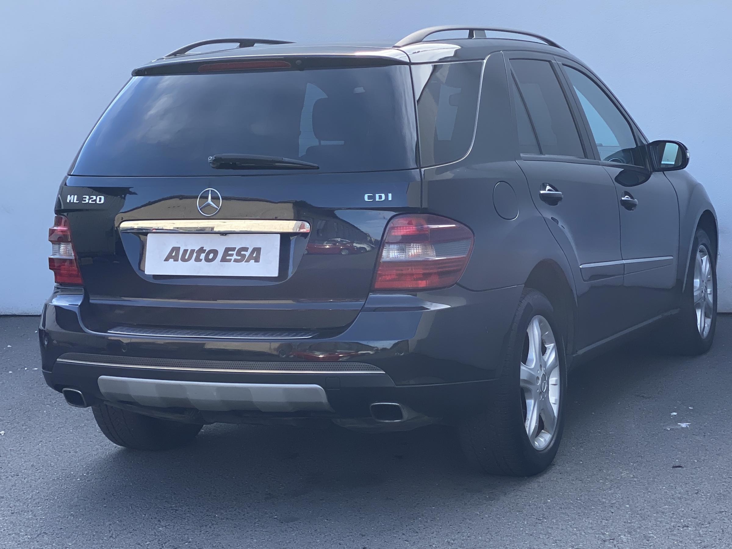 Mercedes-Benz Třída M, 2006 - pohled č. 4