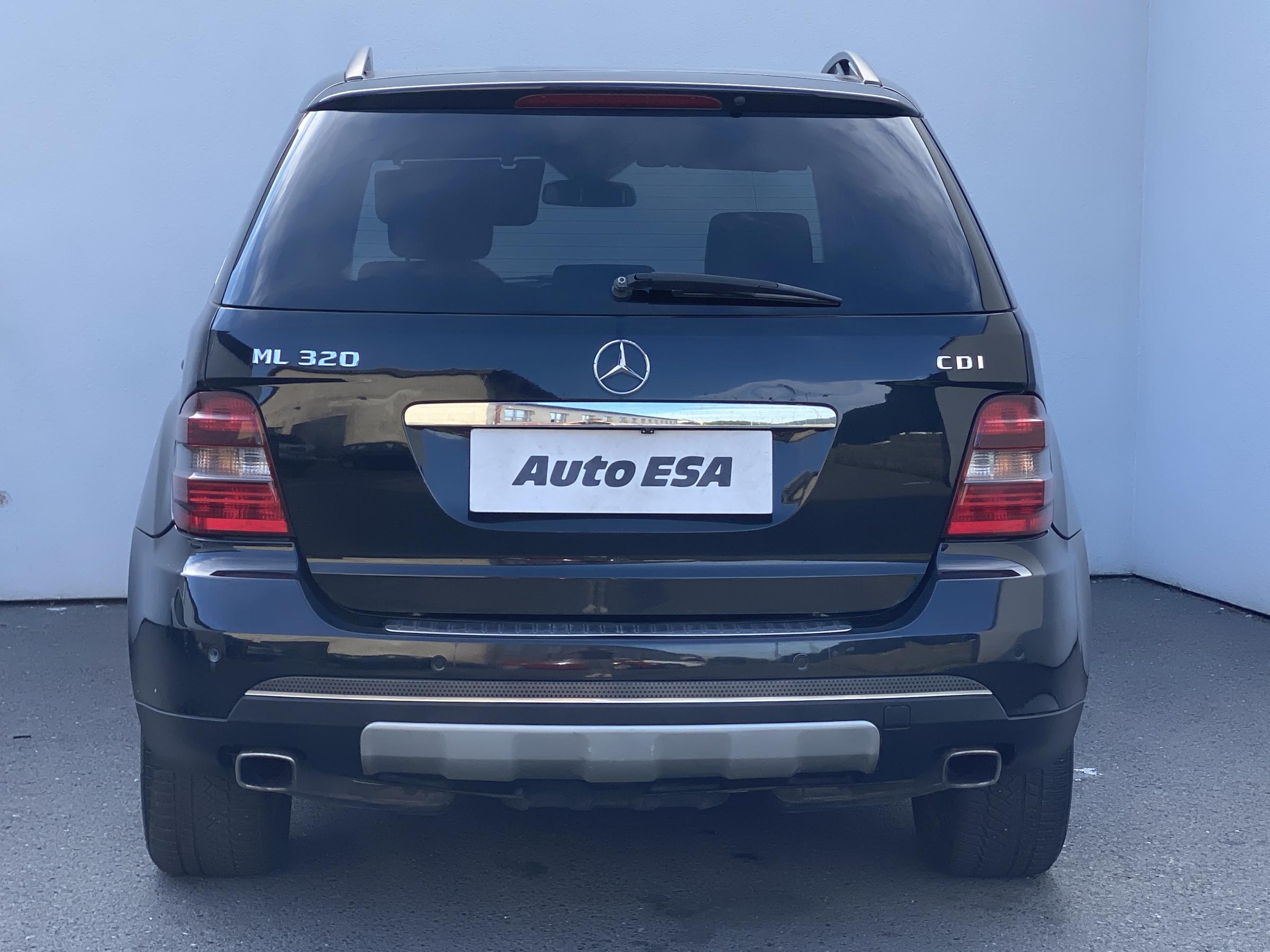 Mercedes-Benz Třída M, 2006 - pohled č. 5