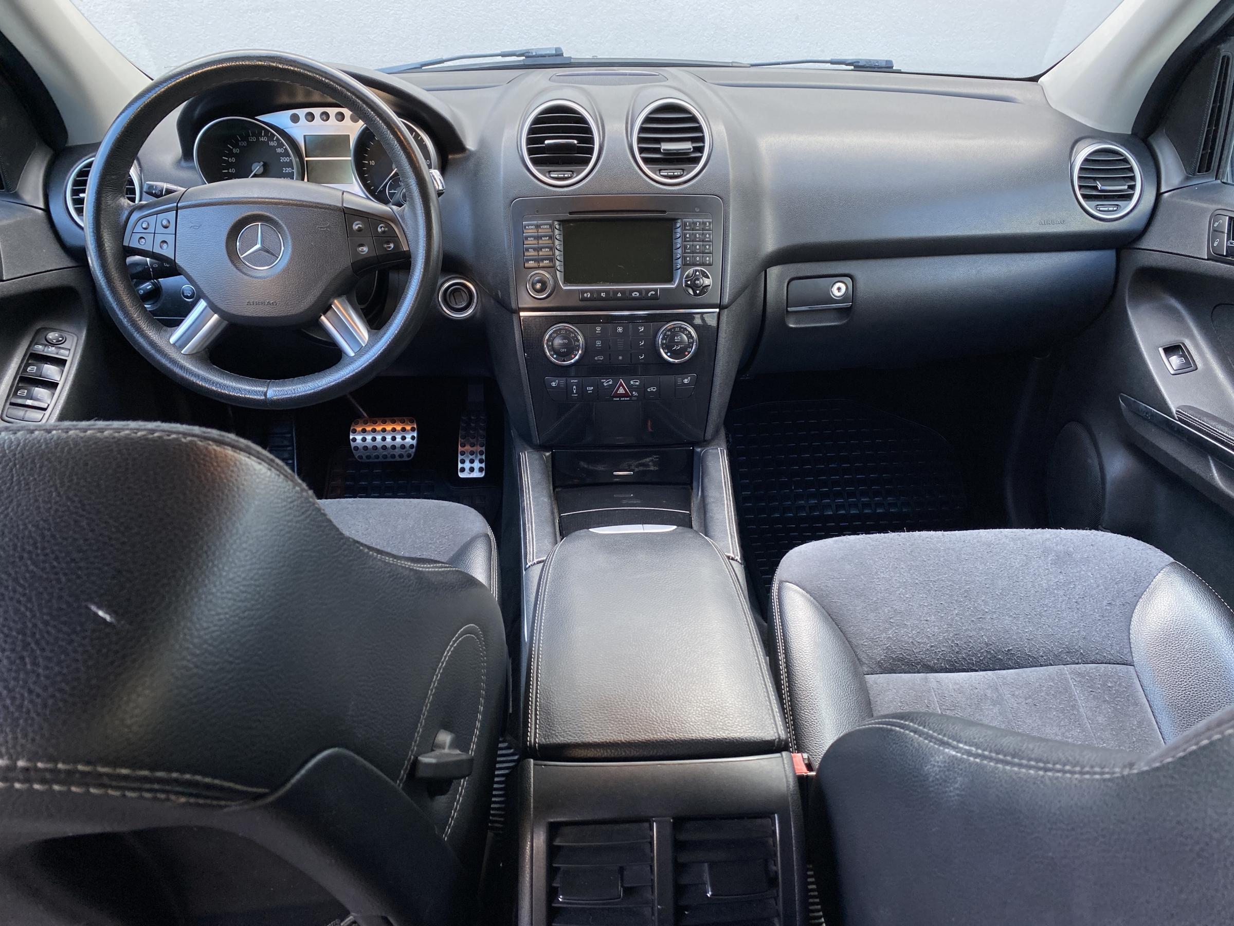 Mercedes-Benz Třída M, 2006 - pohled č. 8