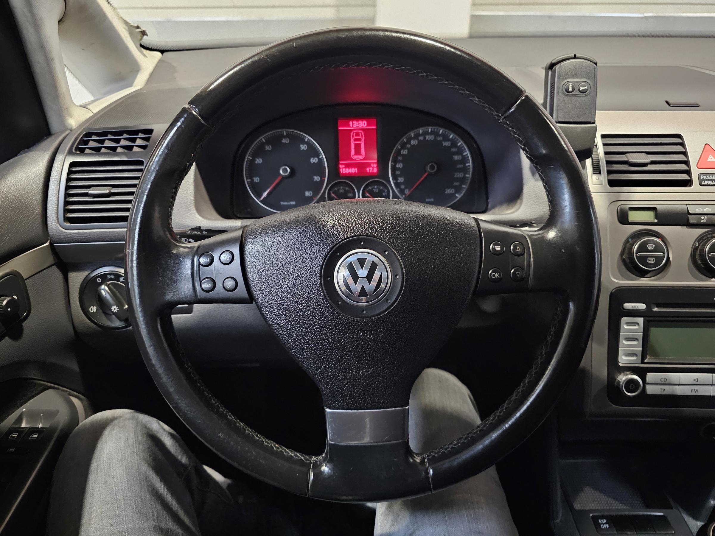 Volkswagen Touran, 2008 - pohled č. 16