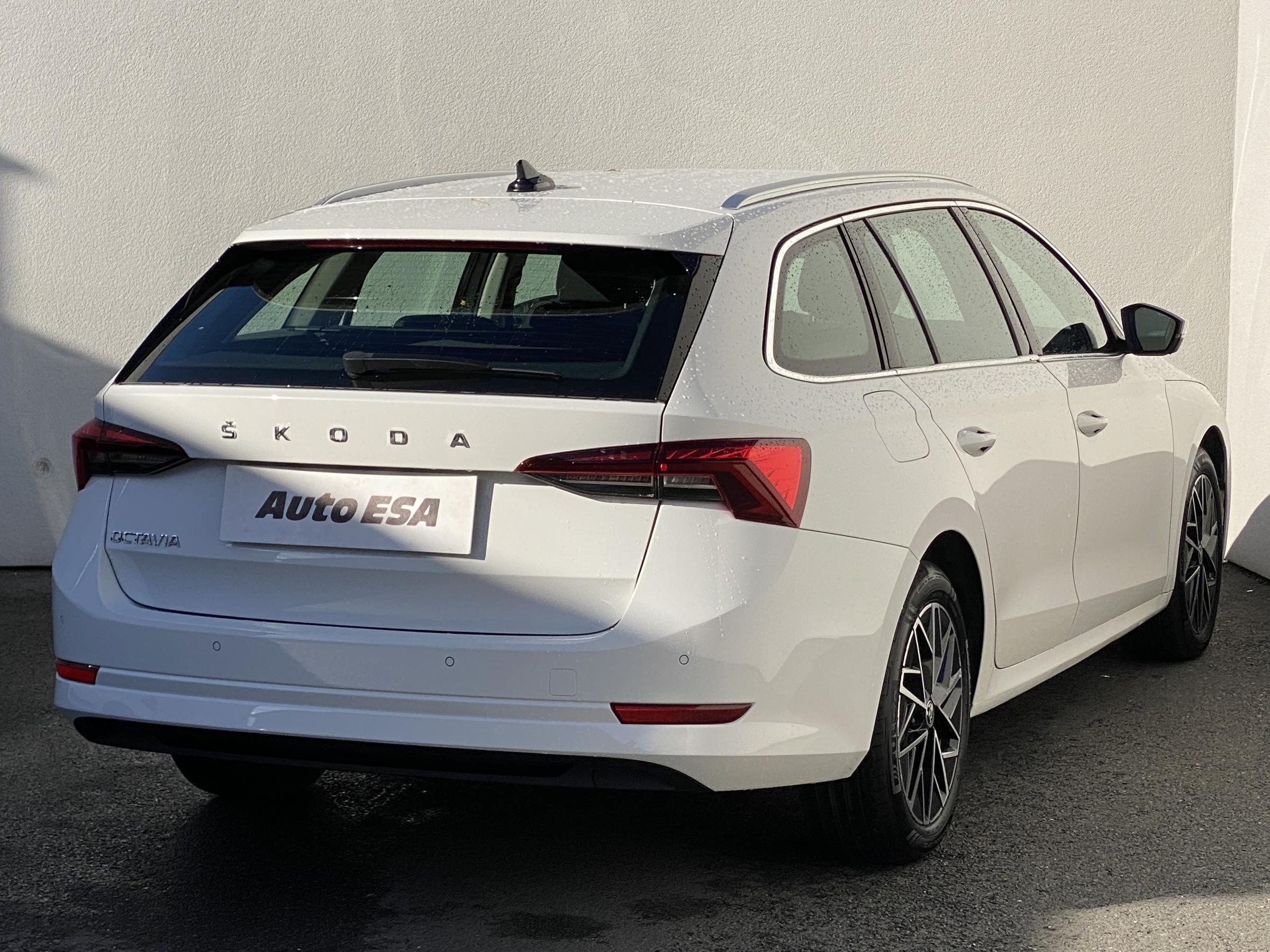 Škoda Octavia IV, 2021 - pohled č. 4