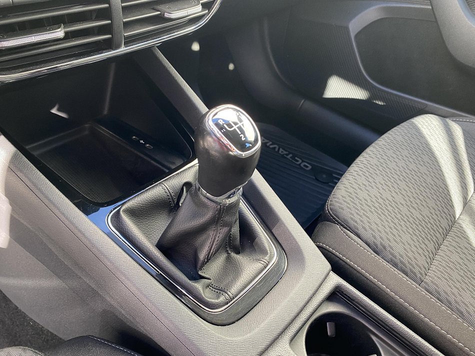 Škoda Octavia IV 1.5 TSi Style