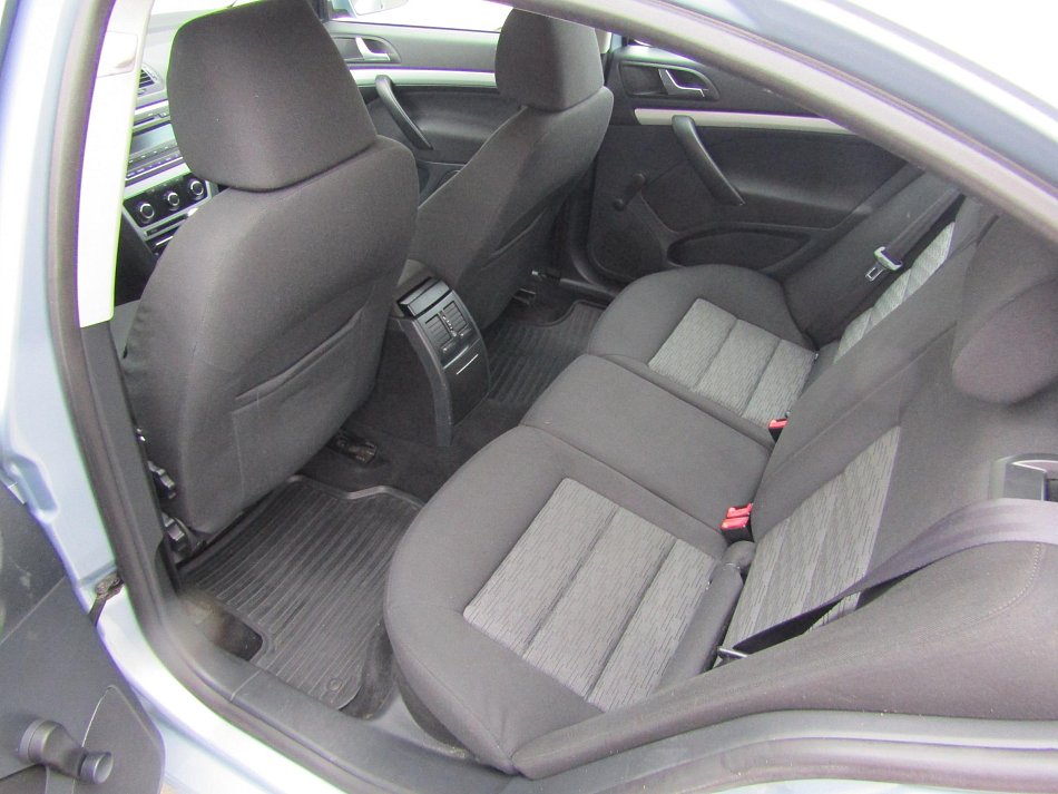 Škoda Octavia II 1.6 MPI Ambiente