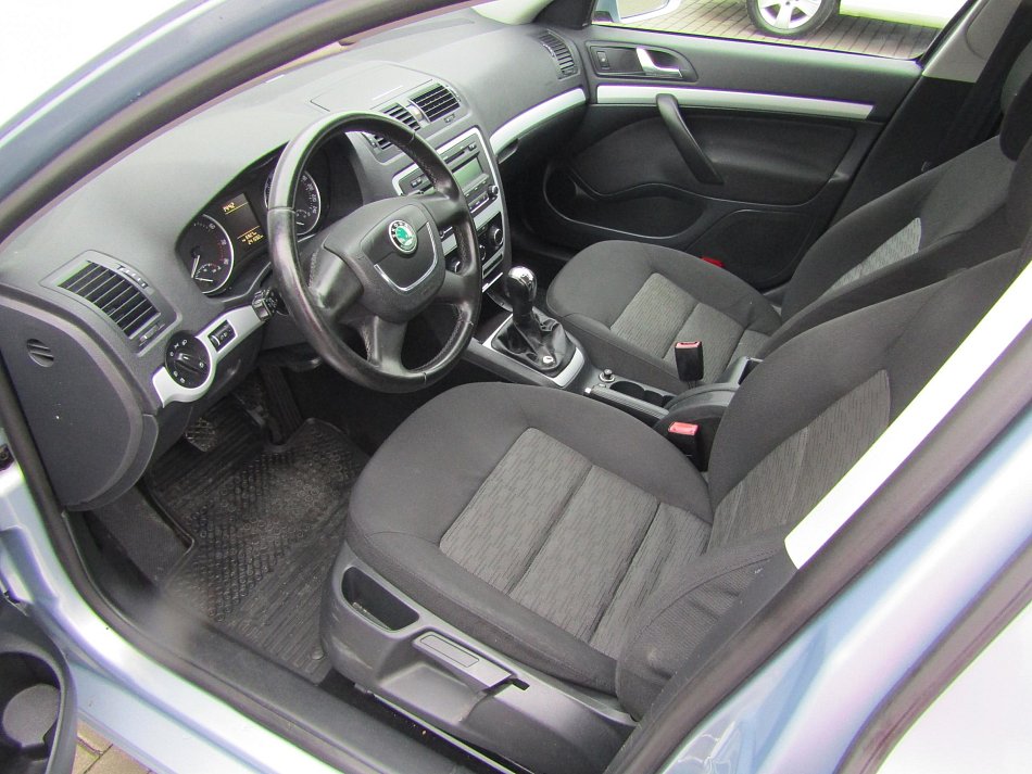 Škoda Octavia II 1.6 MPI Ambiente