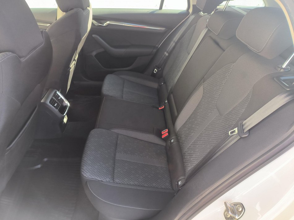 Škoda Octavia IV 1.5 TSI 