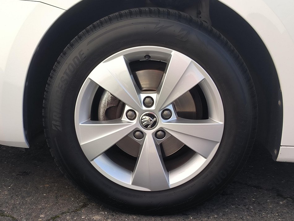 Škoda Octavia IV 1.5 TSI 