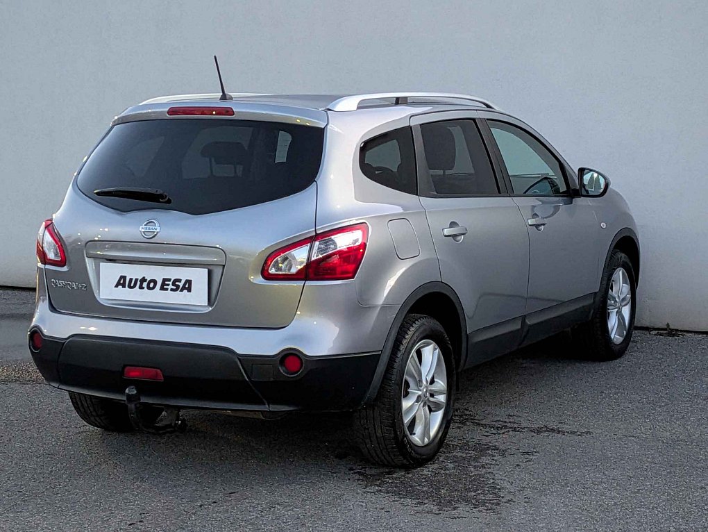 Nissan Qashqai 2.0i  +2