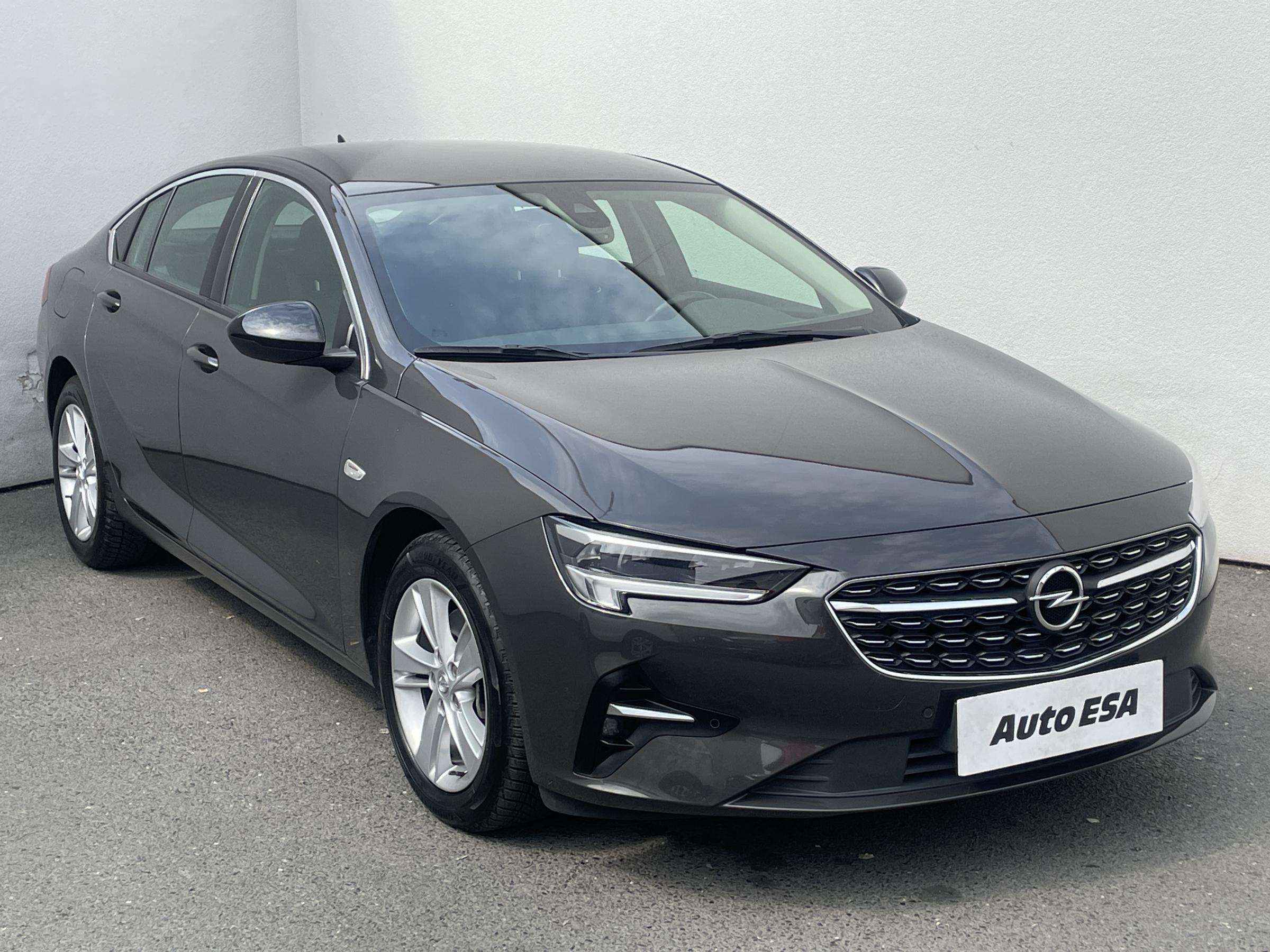 Opel Insignia, 2021 - celkový pohled