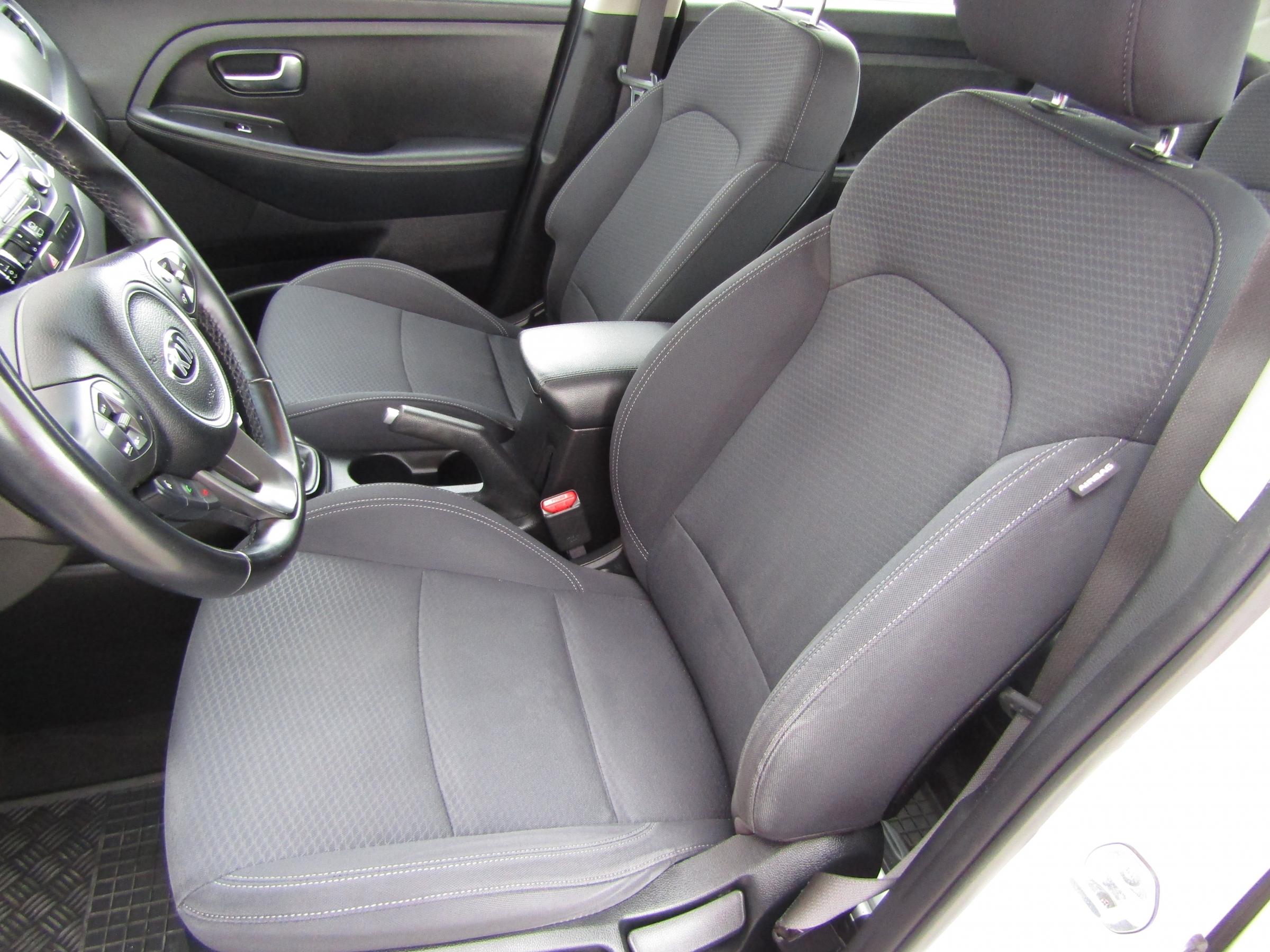 Kia Carens, 2018 - pohled č. 9