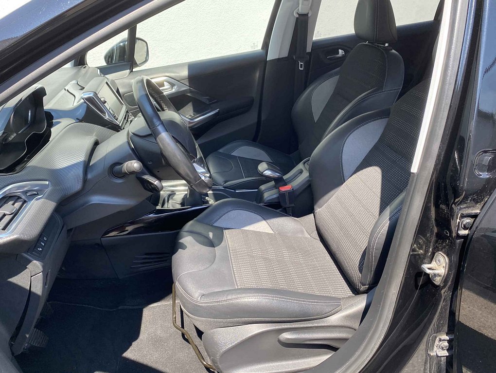 Peugeot 2008 1.2PT Allure