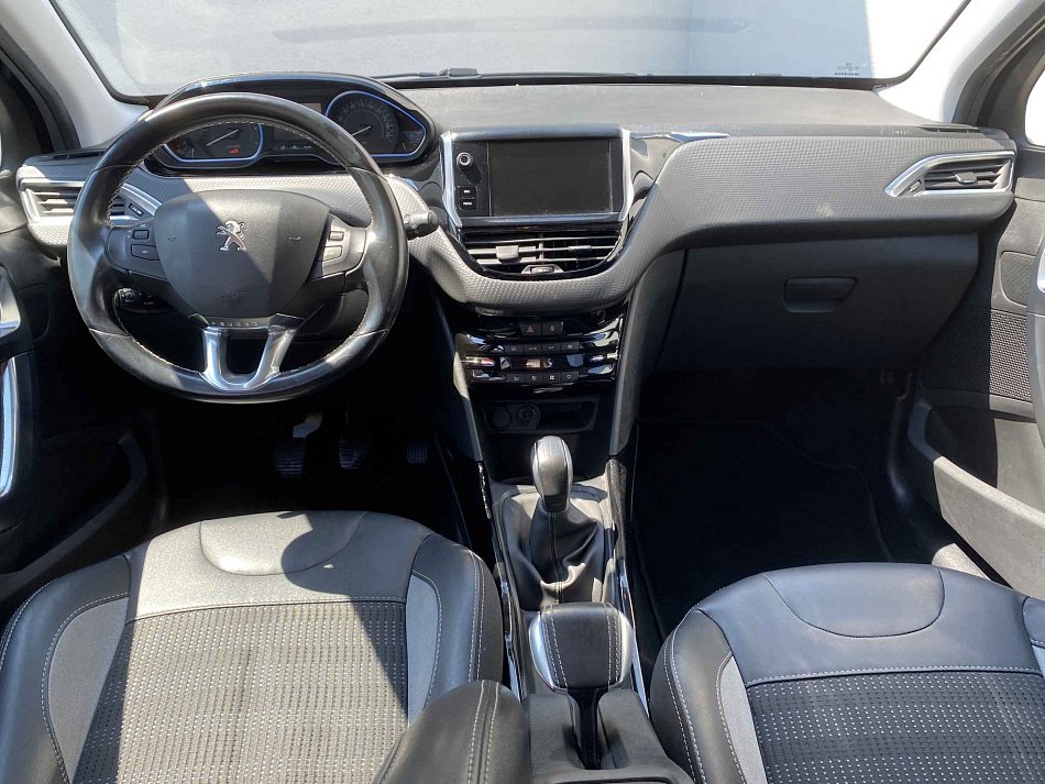 Peugeot 2008 1.2PT Allure