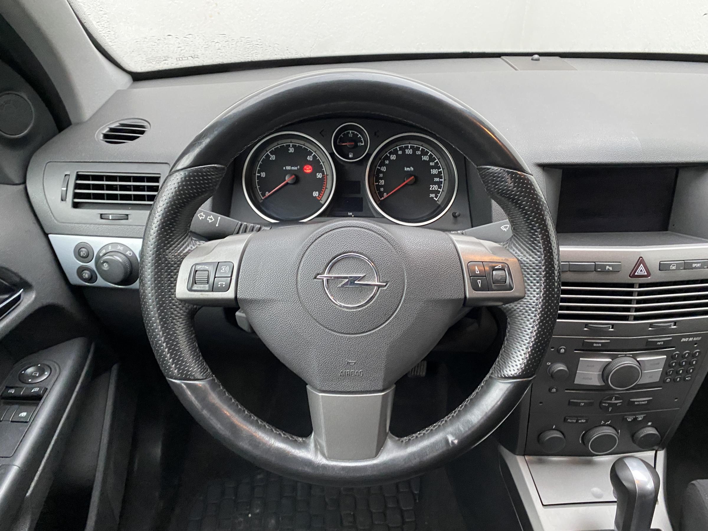 Opel Astra, 2006 - pohled č. 11