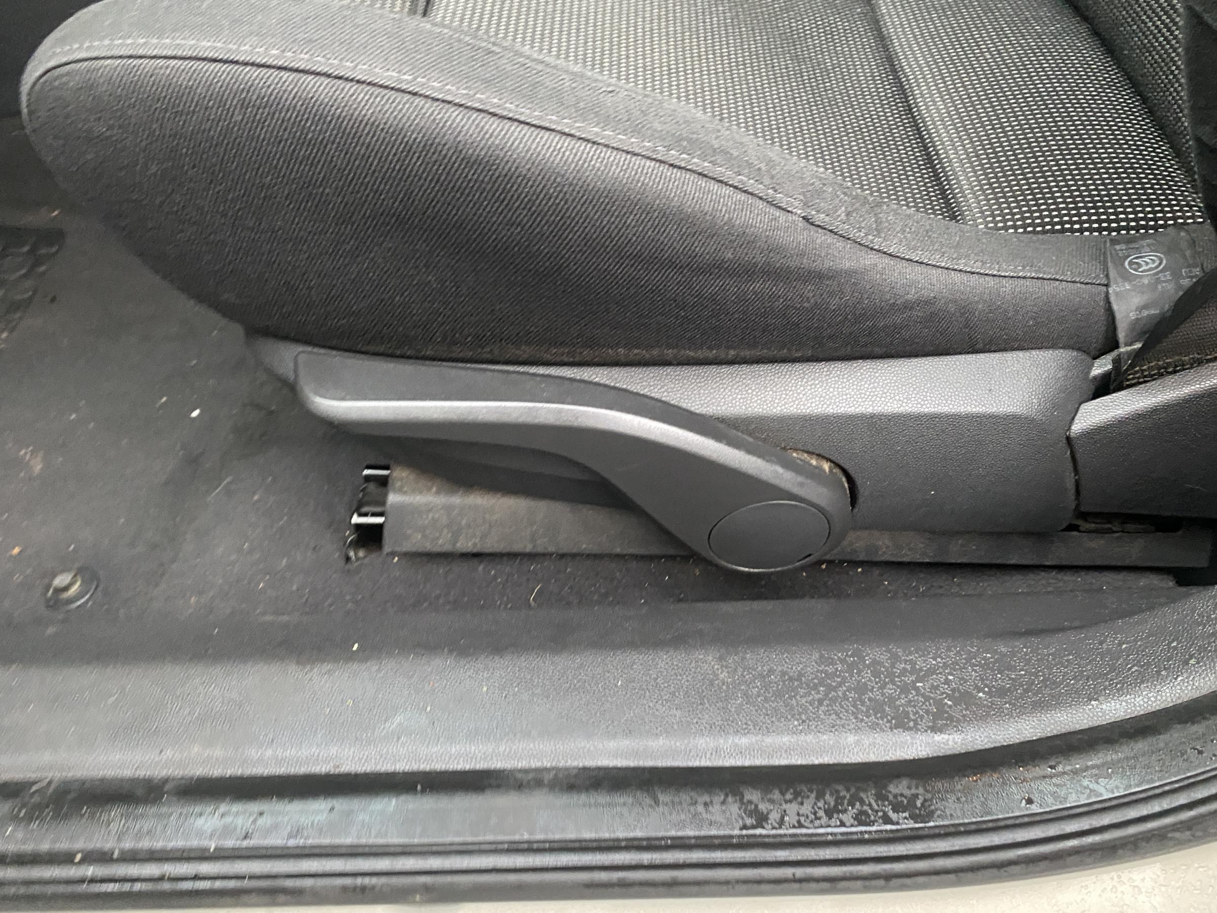 Opel Astra, 2006 - pohled č. 14