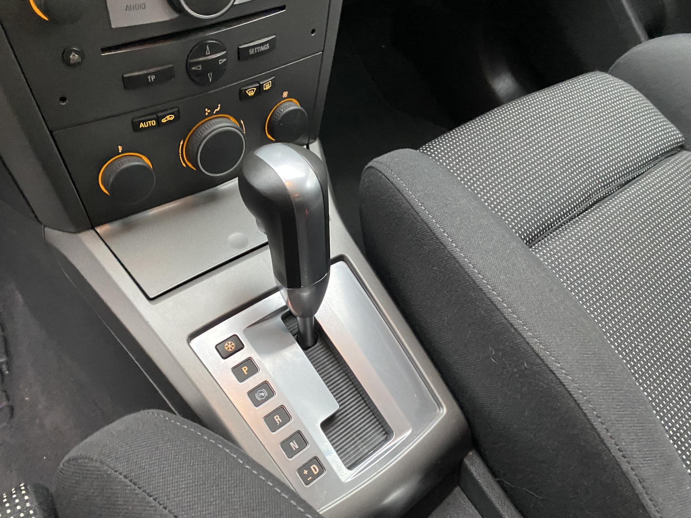 Opel Astra, 2006 - pohled č. 16