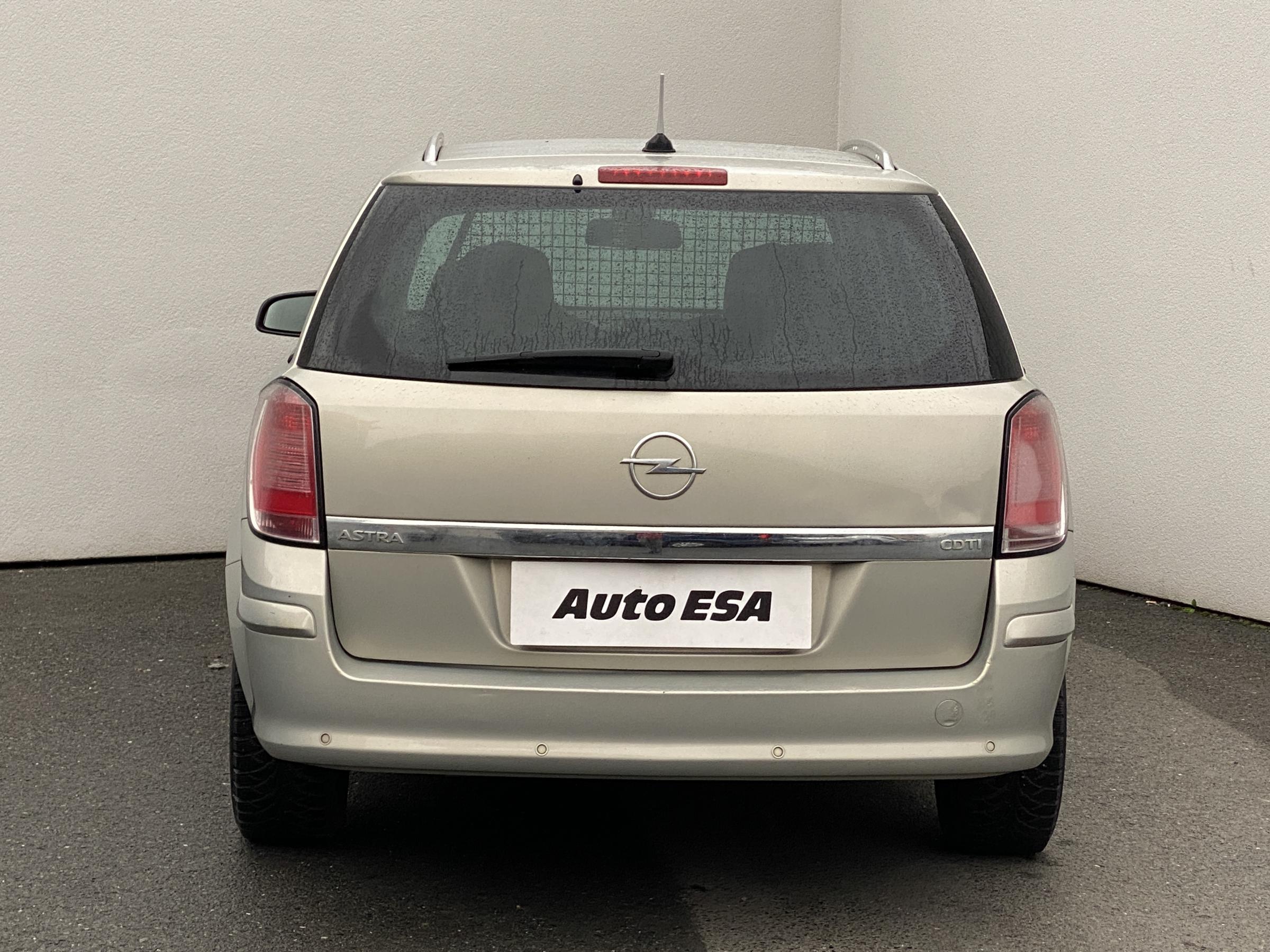Opel Astra, 2006 - pohled č. 5