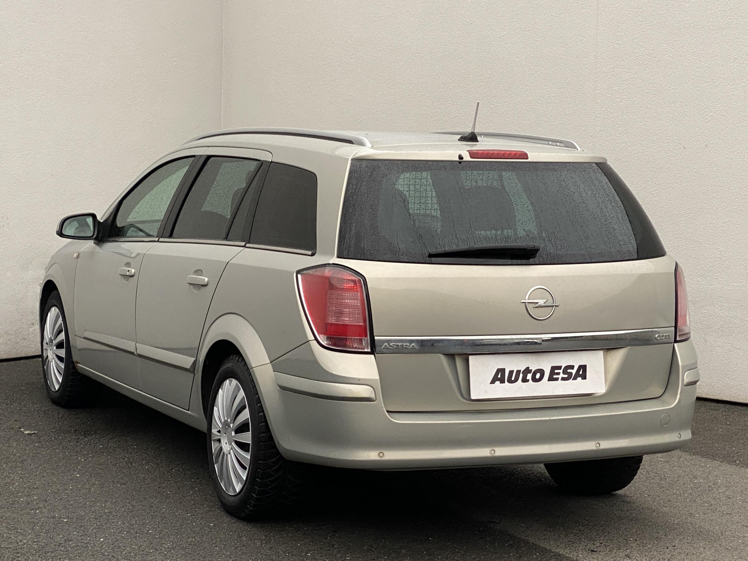 Opel Astra, 2006 - pohled č. 6