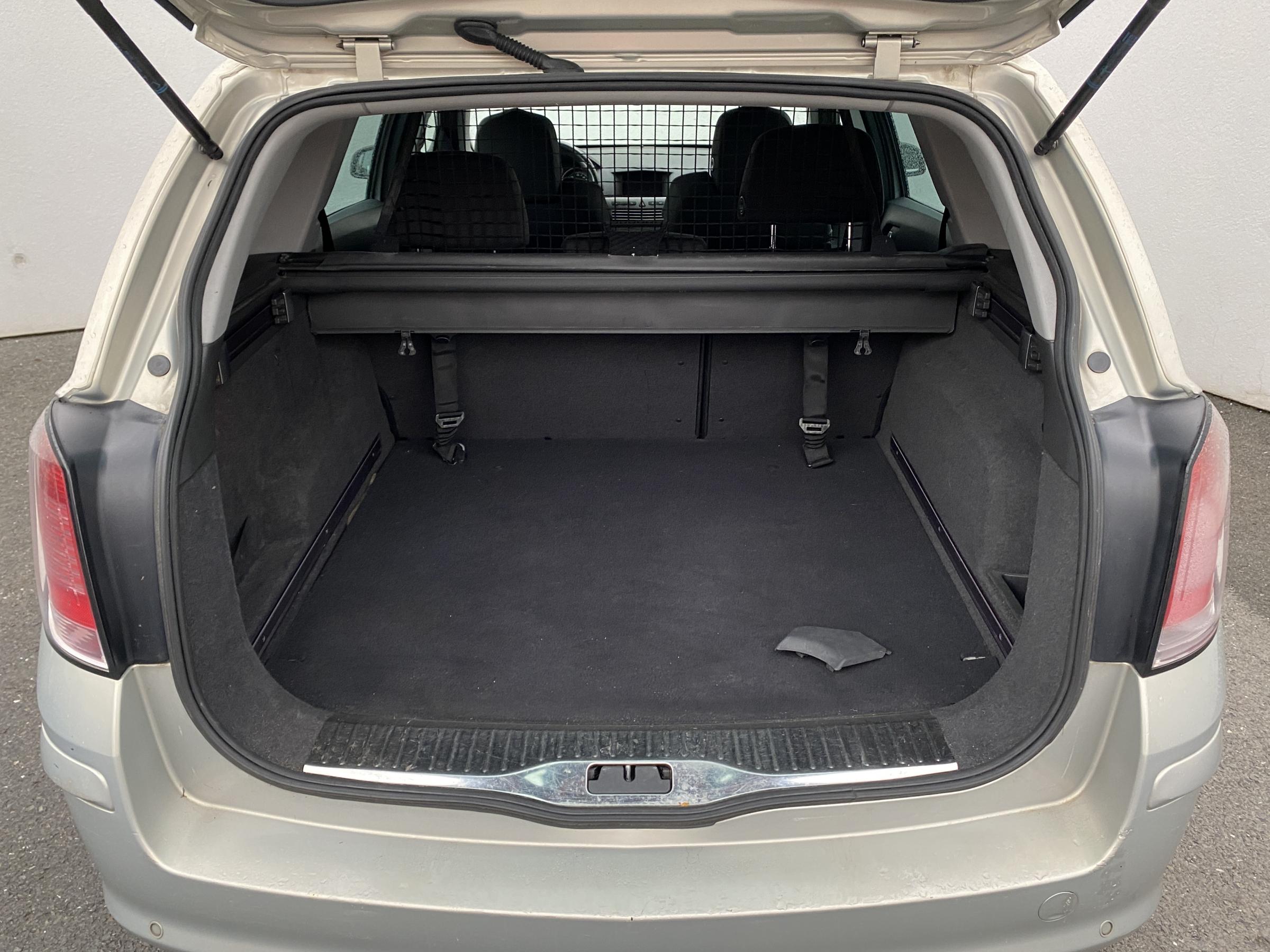Opel Astra, 2006 - pohled č. 7
