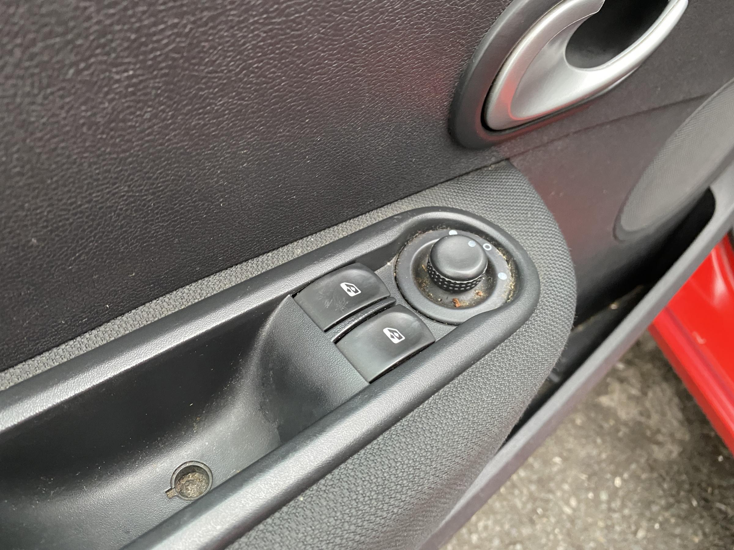 Renault Clio, 2010 - pohled č. 13