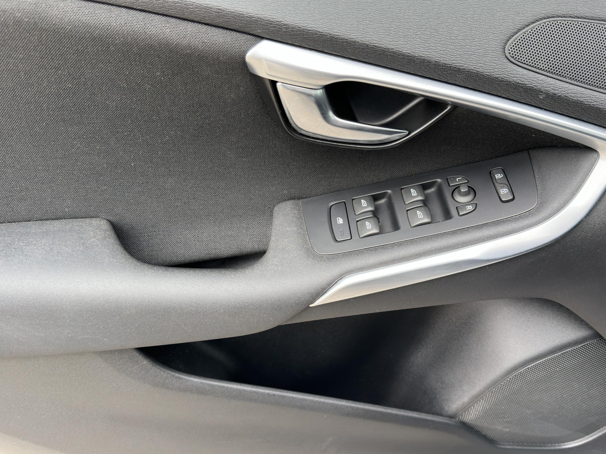 Volvo V40, 2014 - pohled č. 11