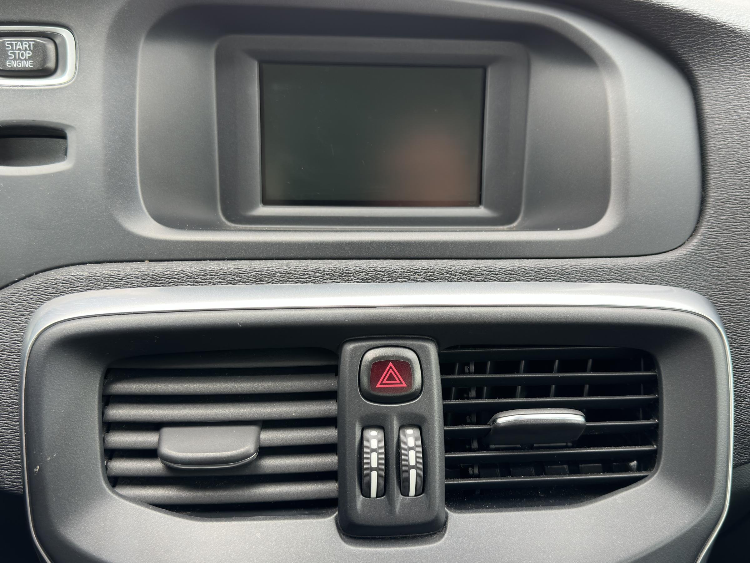 Volvo V40, 2014 - pohled č. 13