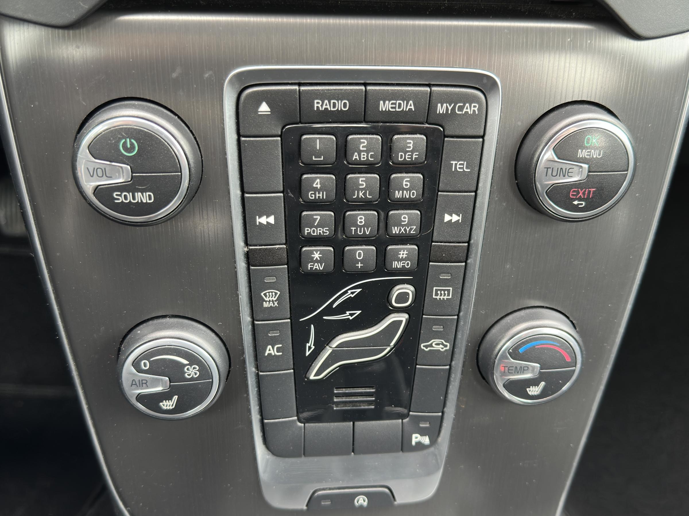 Volvo V40, 2014 - pohled č. 15