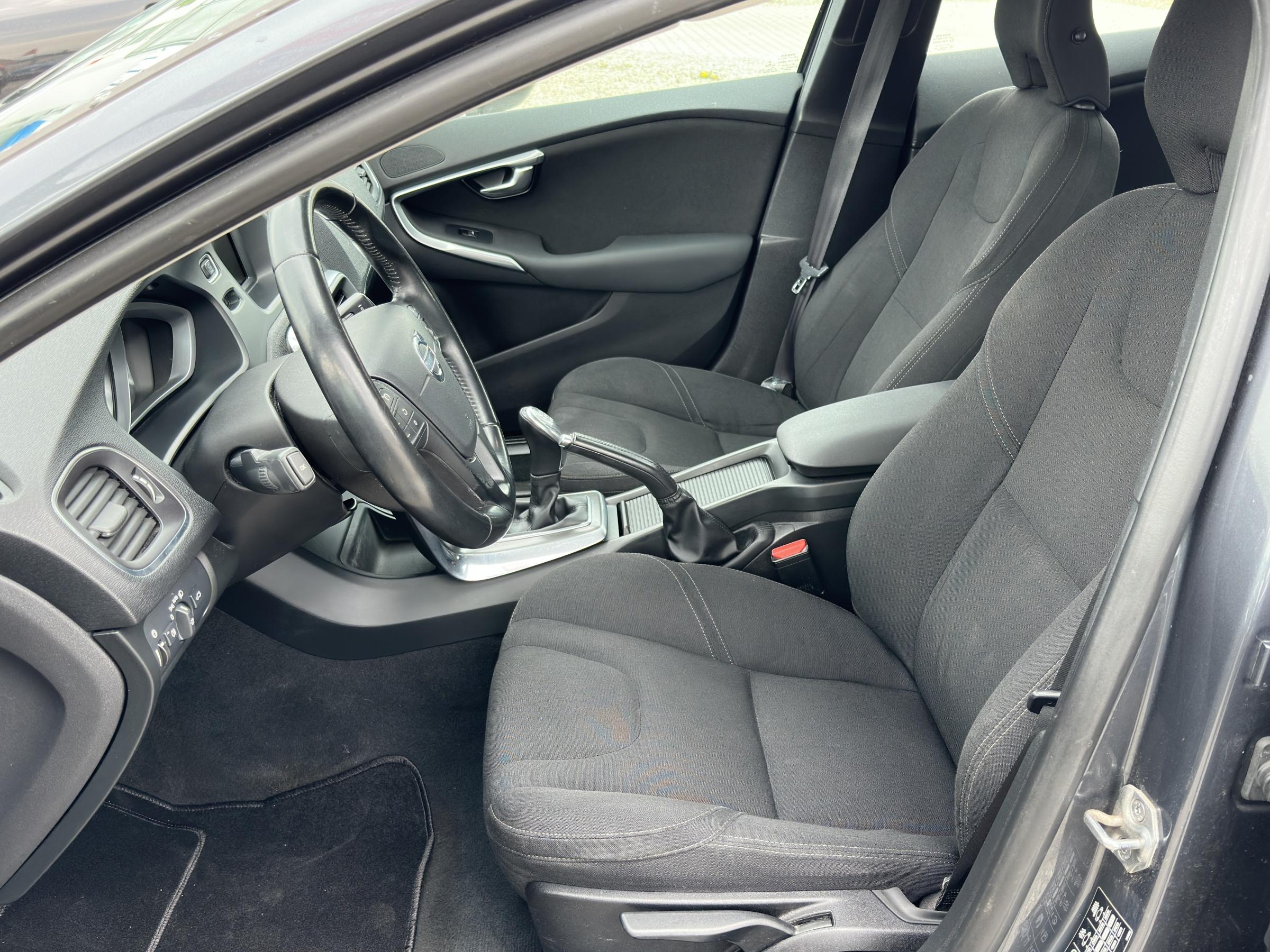 Volvo V40, 2014 - pohled č. 9