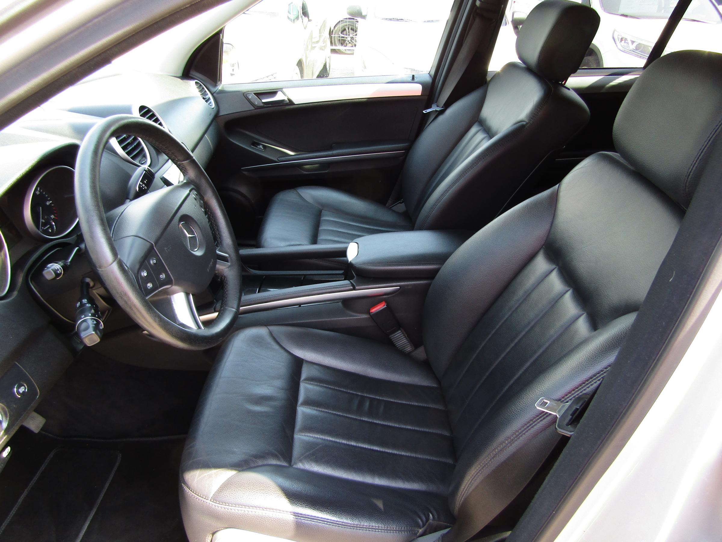 Mercedes-Benz Třída M, 2005 - pohled č. 11