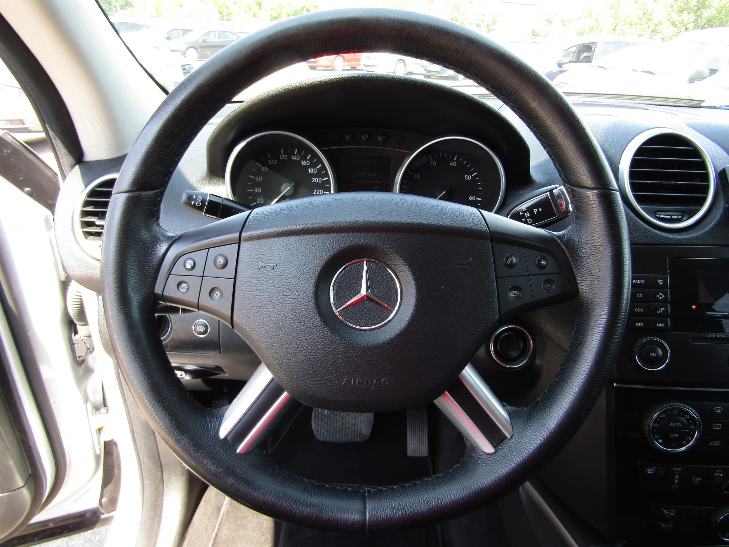 Mercedes-Benz Třída M, 2005 - pohled č. 15