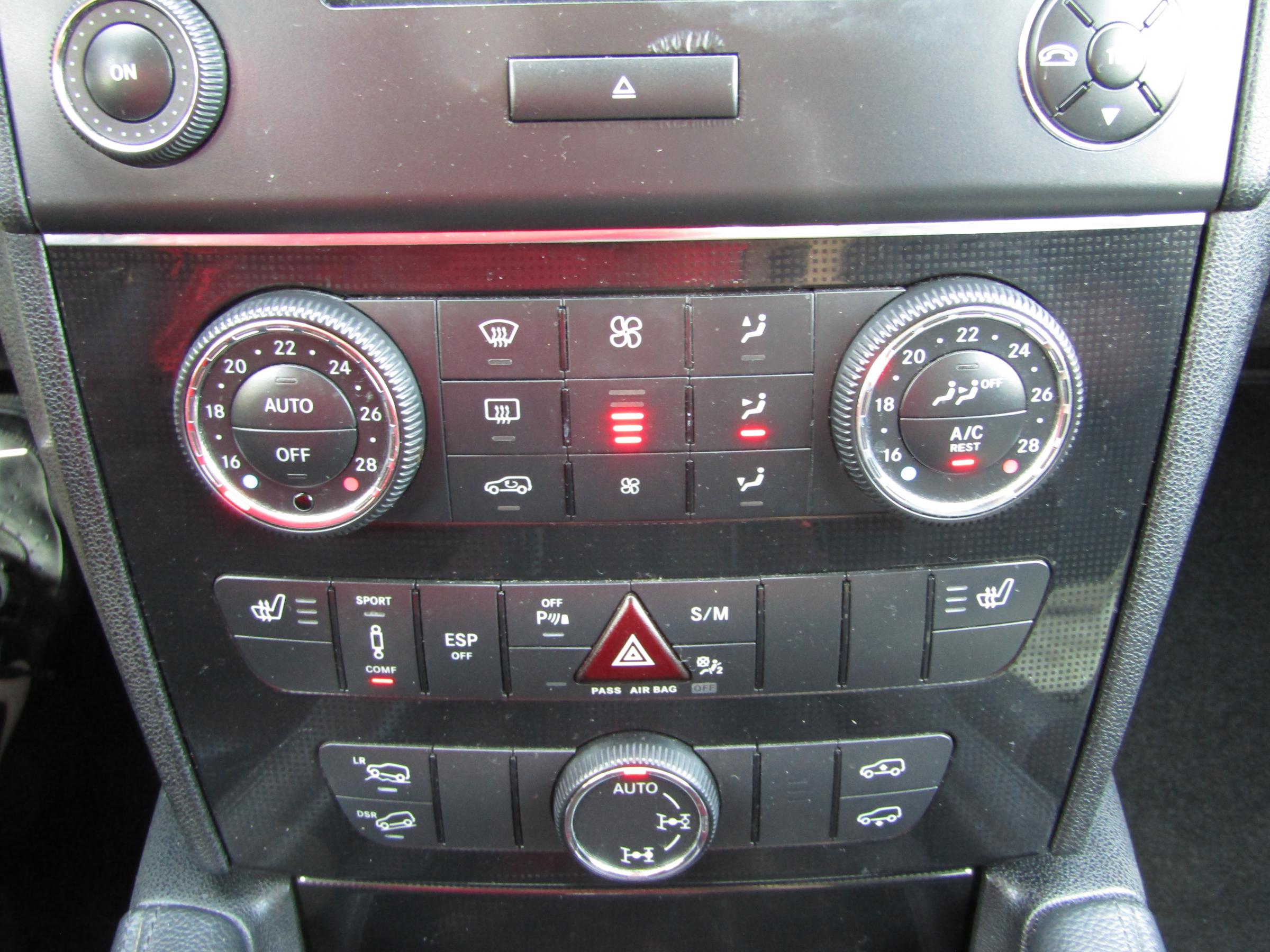 Mercedes-Benz Třída M, 2005 - pohled č. 17